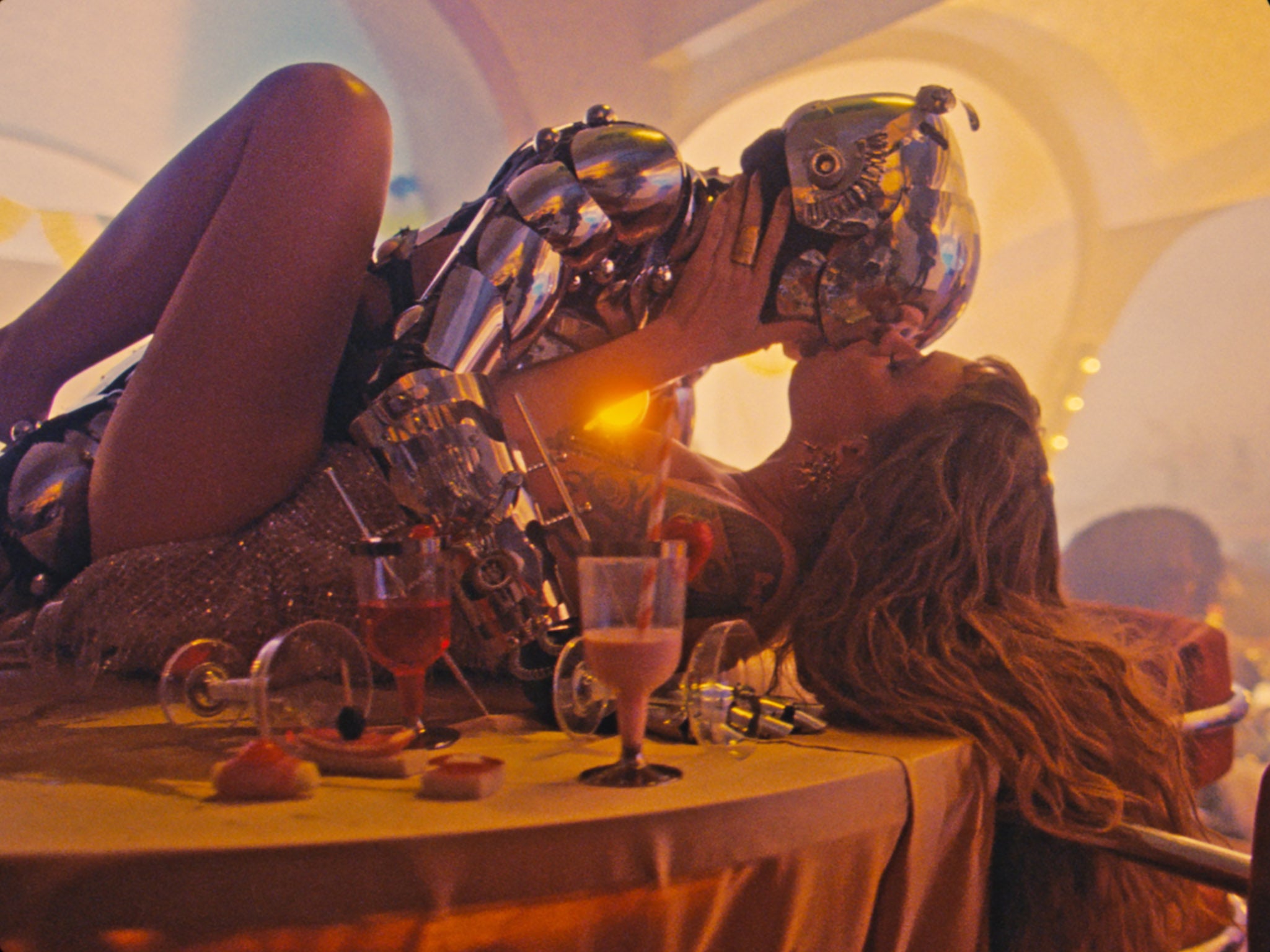 Tove Lo and her robot lover in the video for ‘No One Dies from Love'