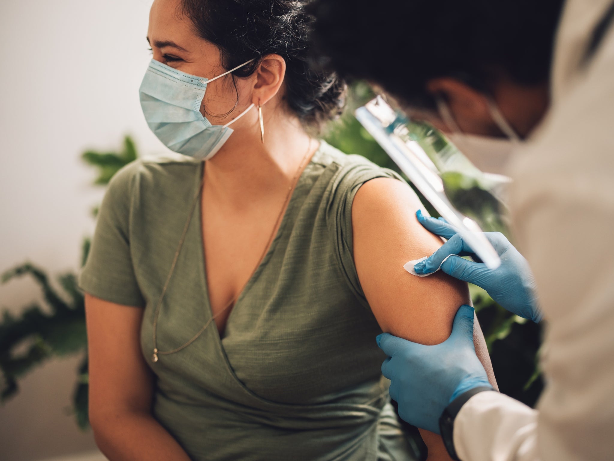 Who can get an autumn Covid booster jab and how do I book? 