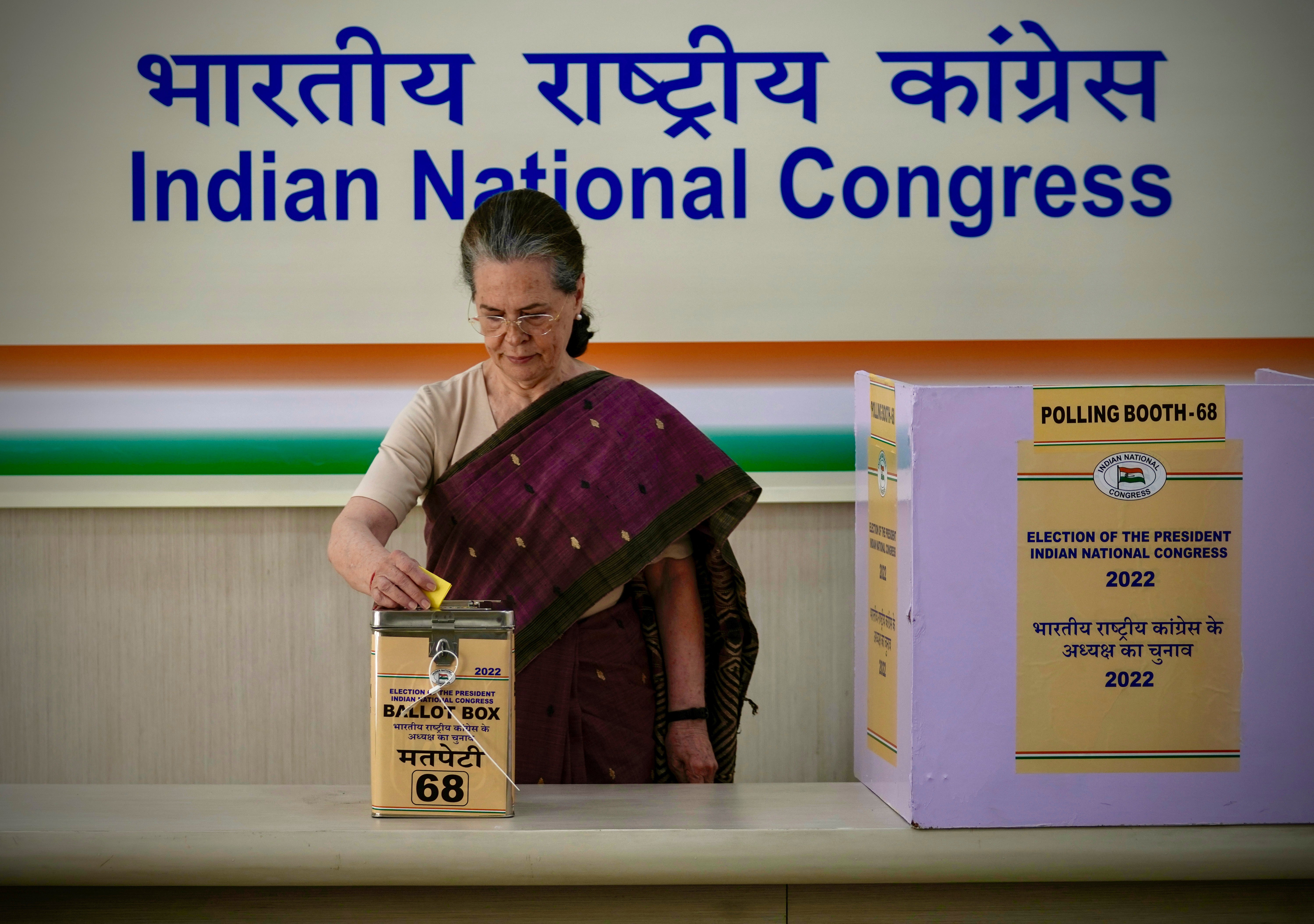 India's Congress begins vote to elect new party president