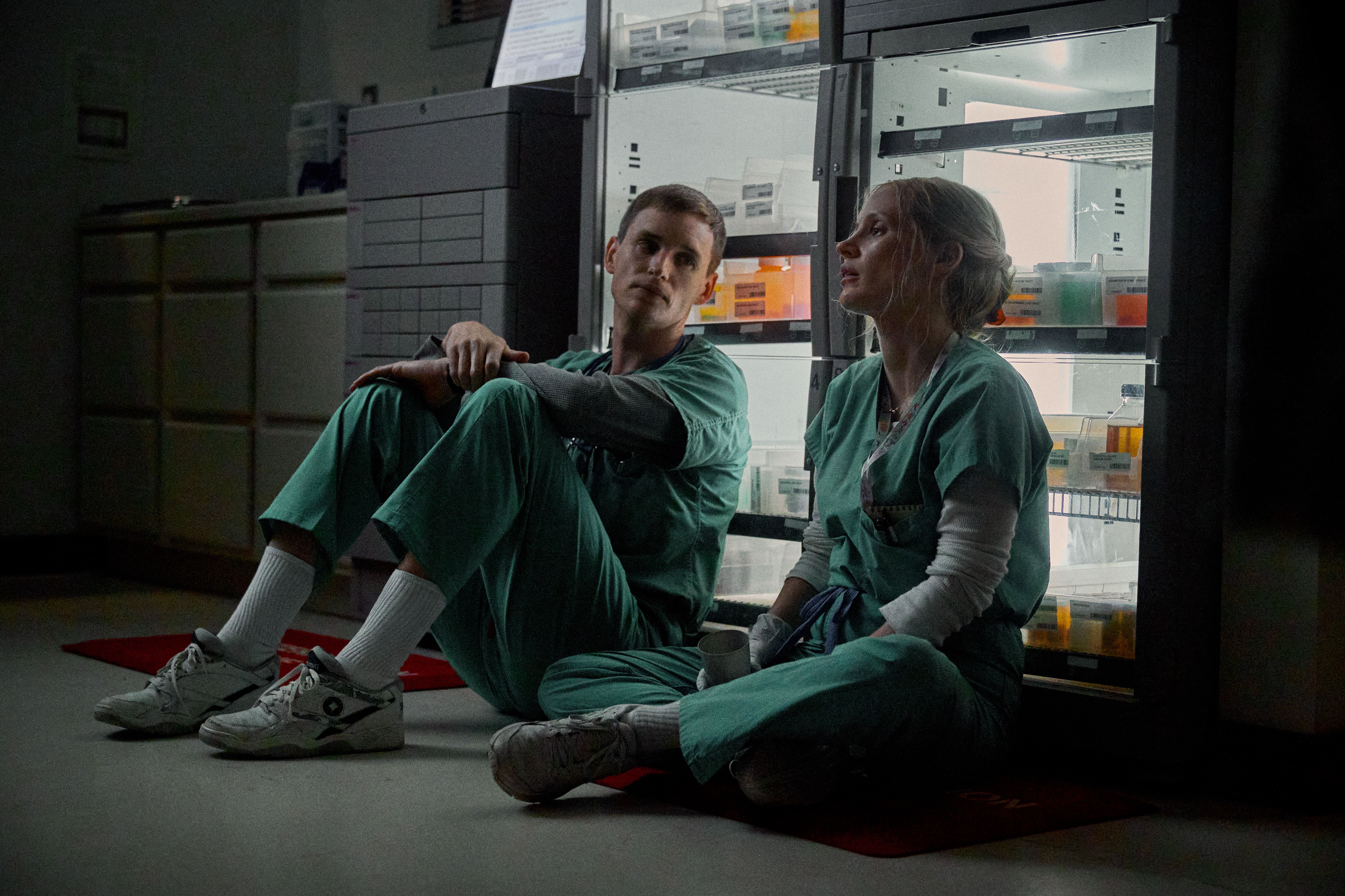 Eddie Redmayne as Charles Cullen and Jessica Chastain as Amy Loughren in ‘The Good Nurse'