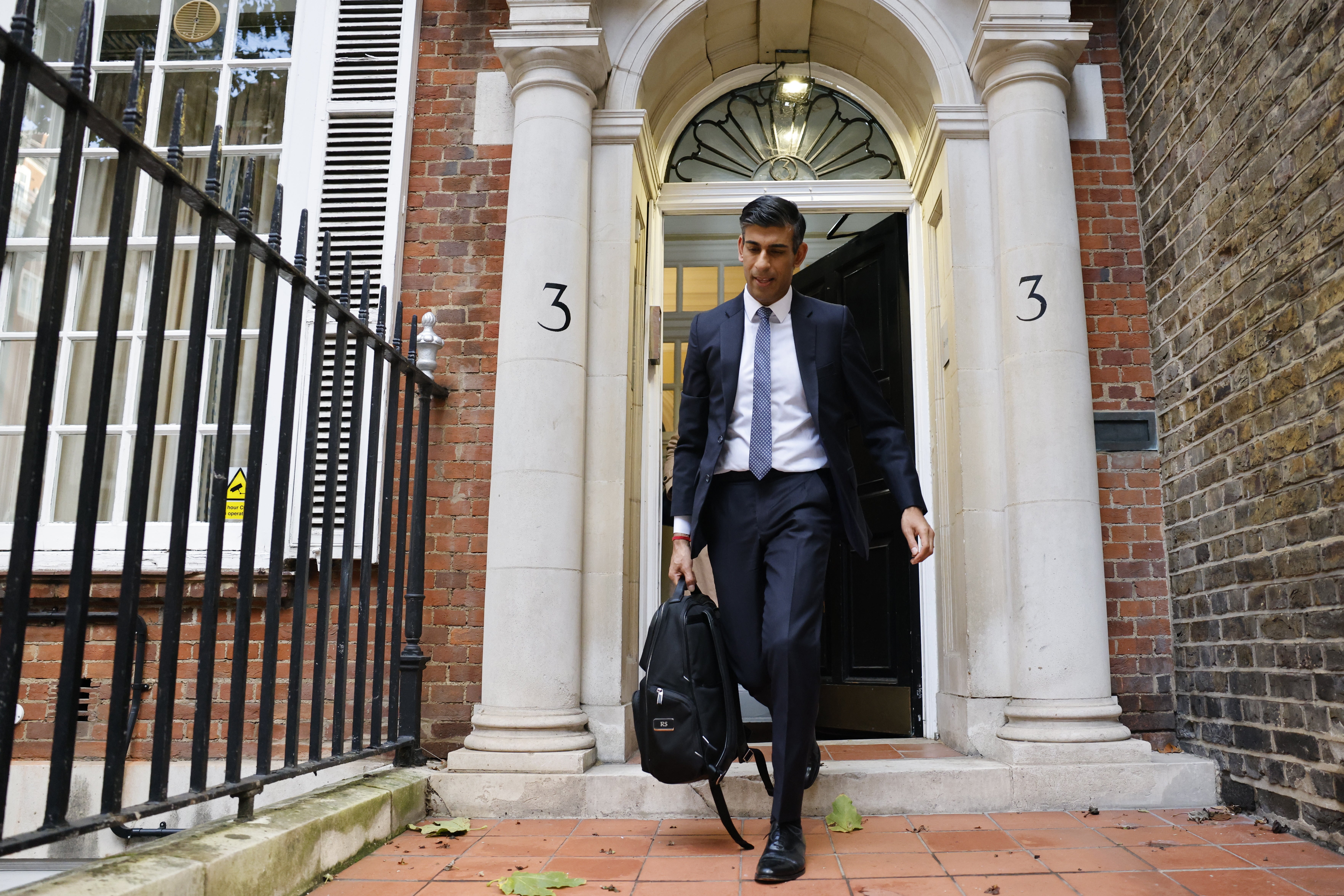 Rishi Sunak looked poised to get the No 10 job on Monday