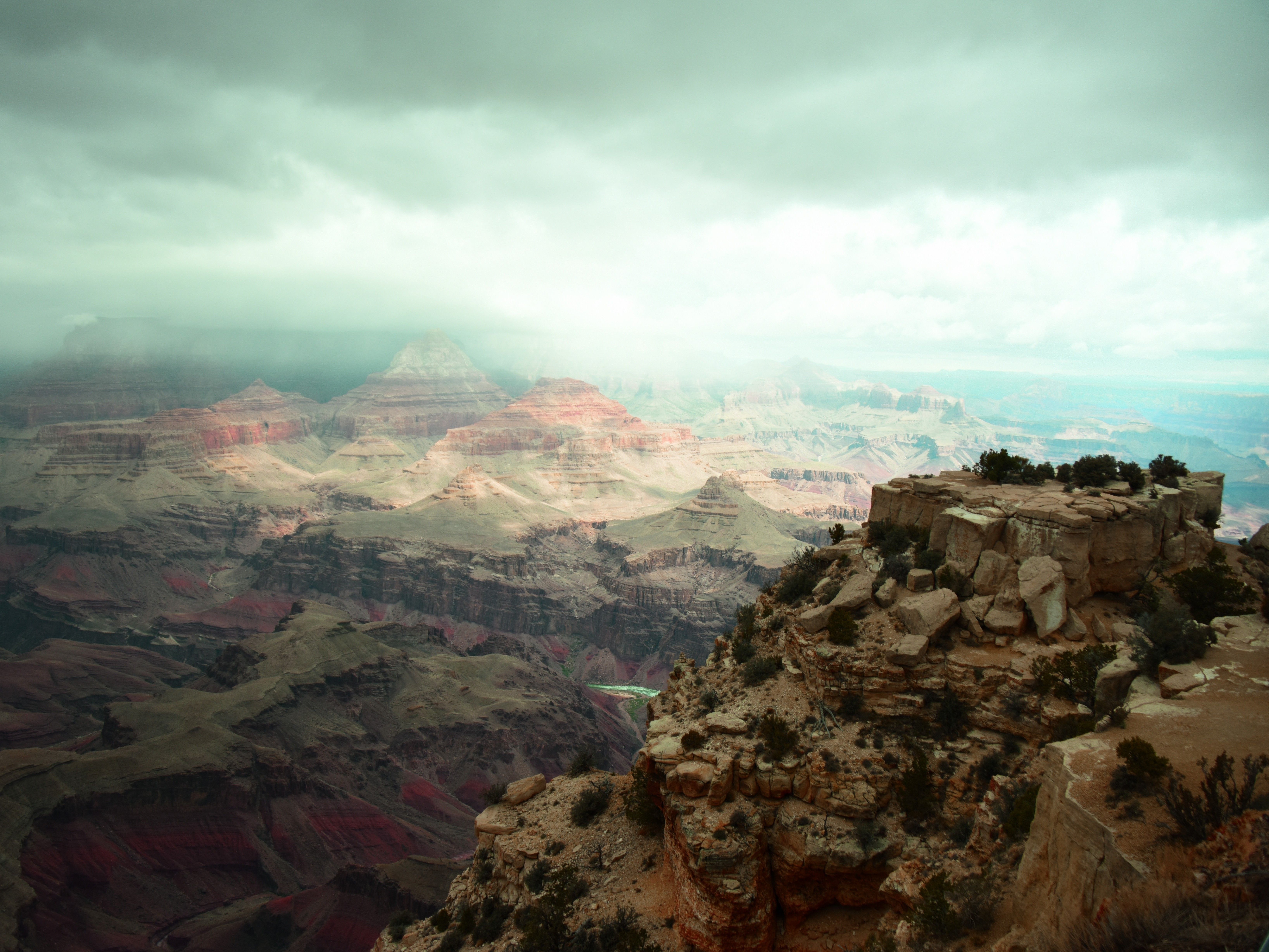 Five people rescued after spending nearly 30 hours 200ft down in Grand Canyon caverns
