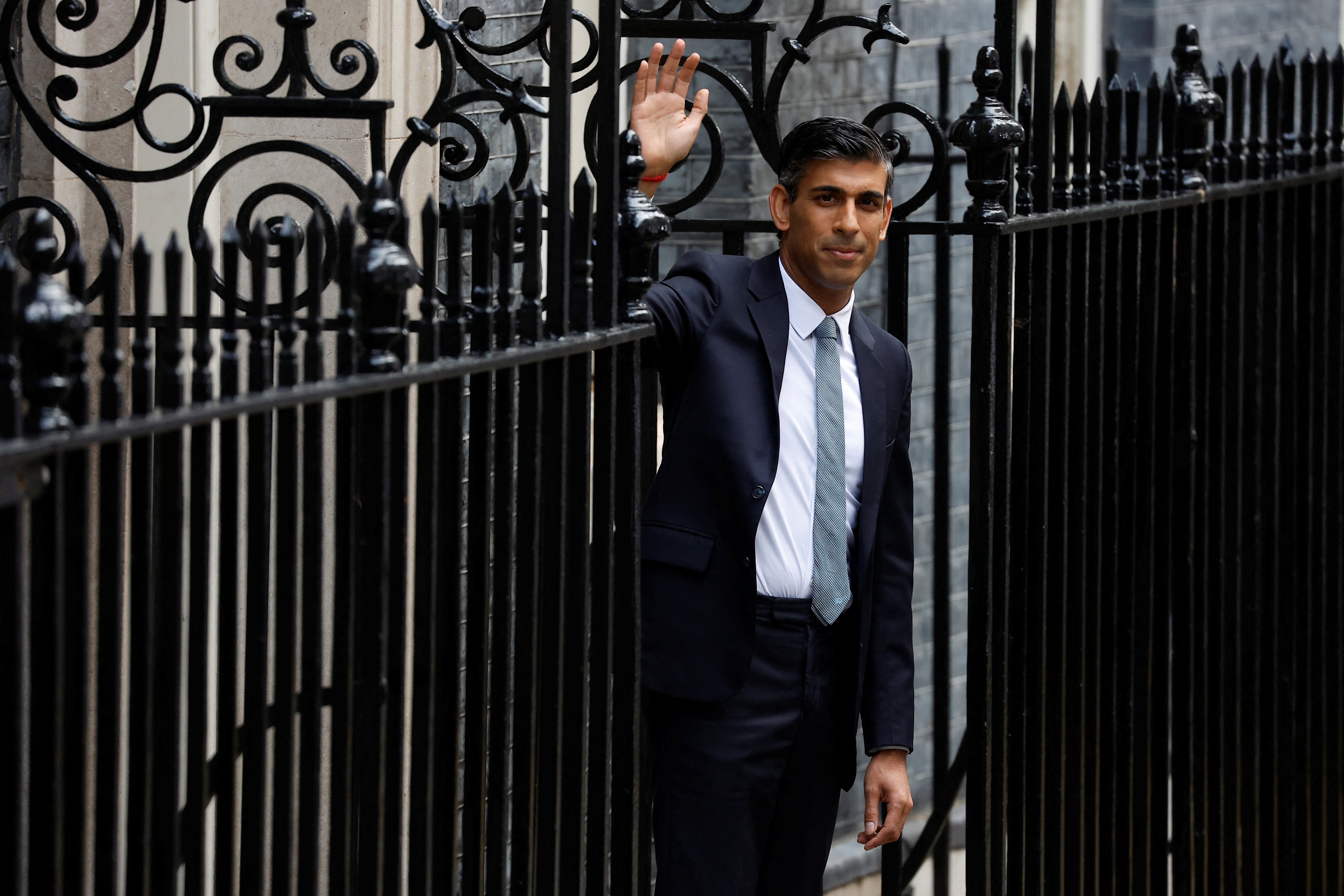 Rishi Sunak waved goodbye to Jacob Rees-Mogg among others