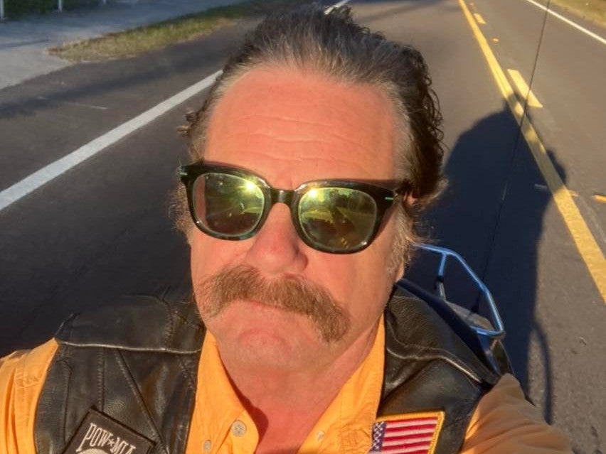 Ron Smith, a Florida lawyer who fought the state’s helmet laws was killed in a motorcycle crash while not wearing one, authorities say