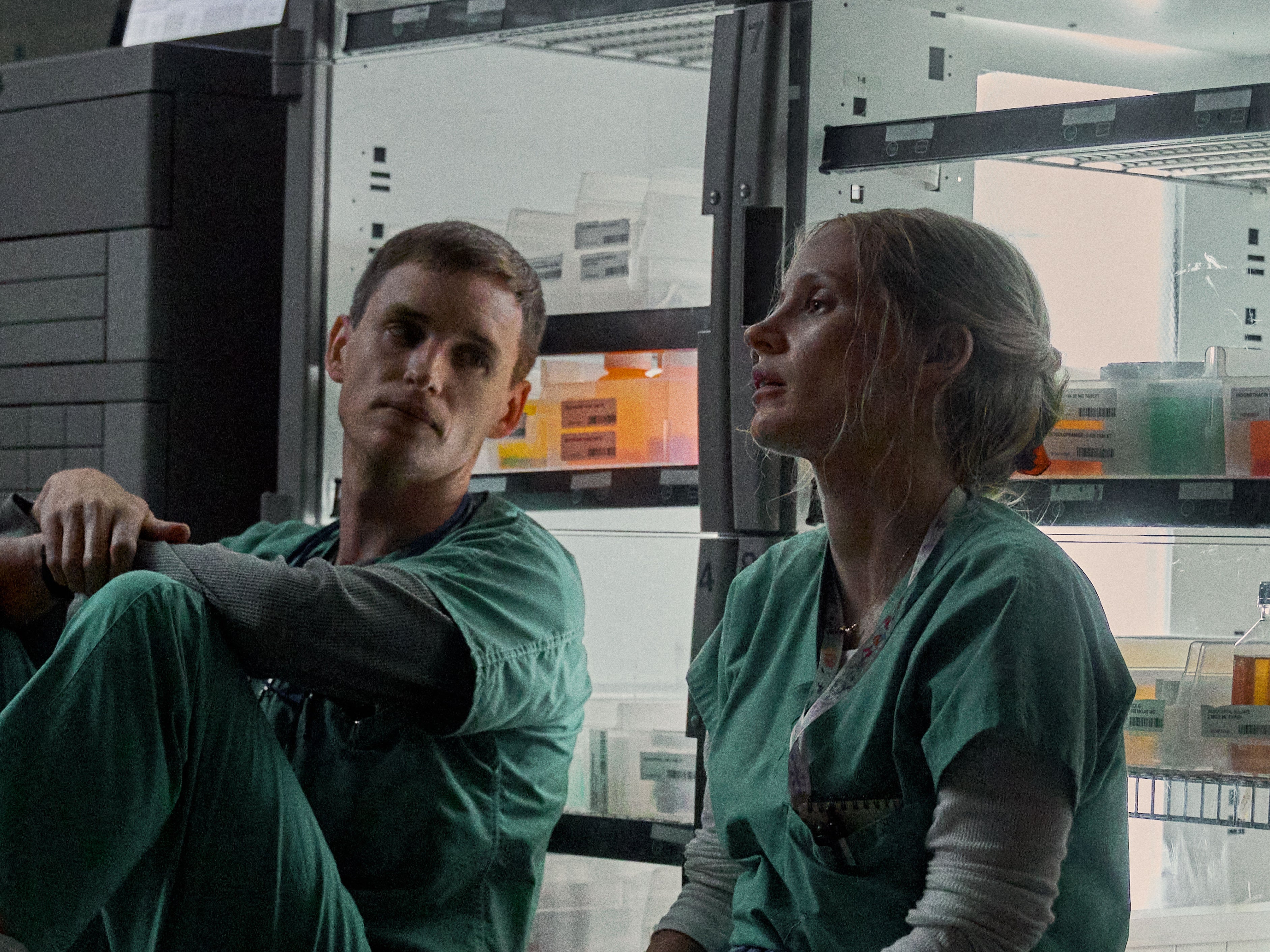 Eddie Redmayne as Charlie Cullen and Jessica Chastain as Amy Loughren in ‘The Good Nurse'