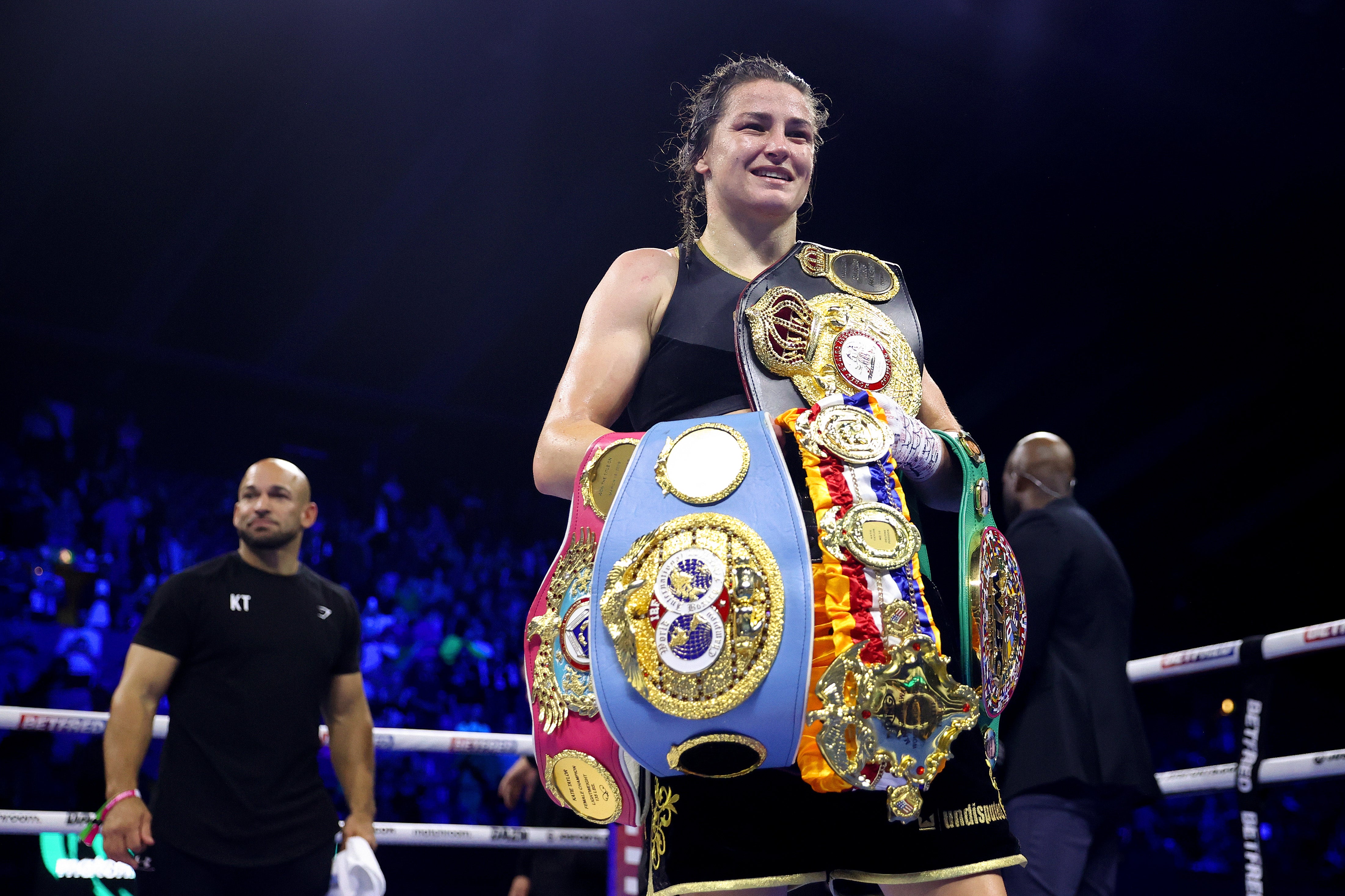 Katie Taylor celebrates after defeating Karen Elizabeth Carabajal