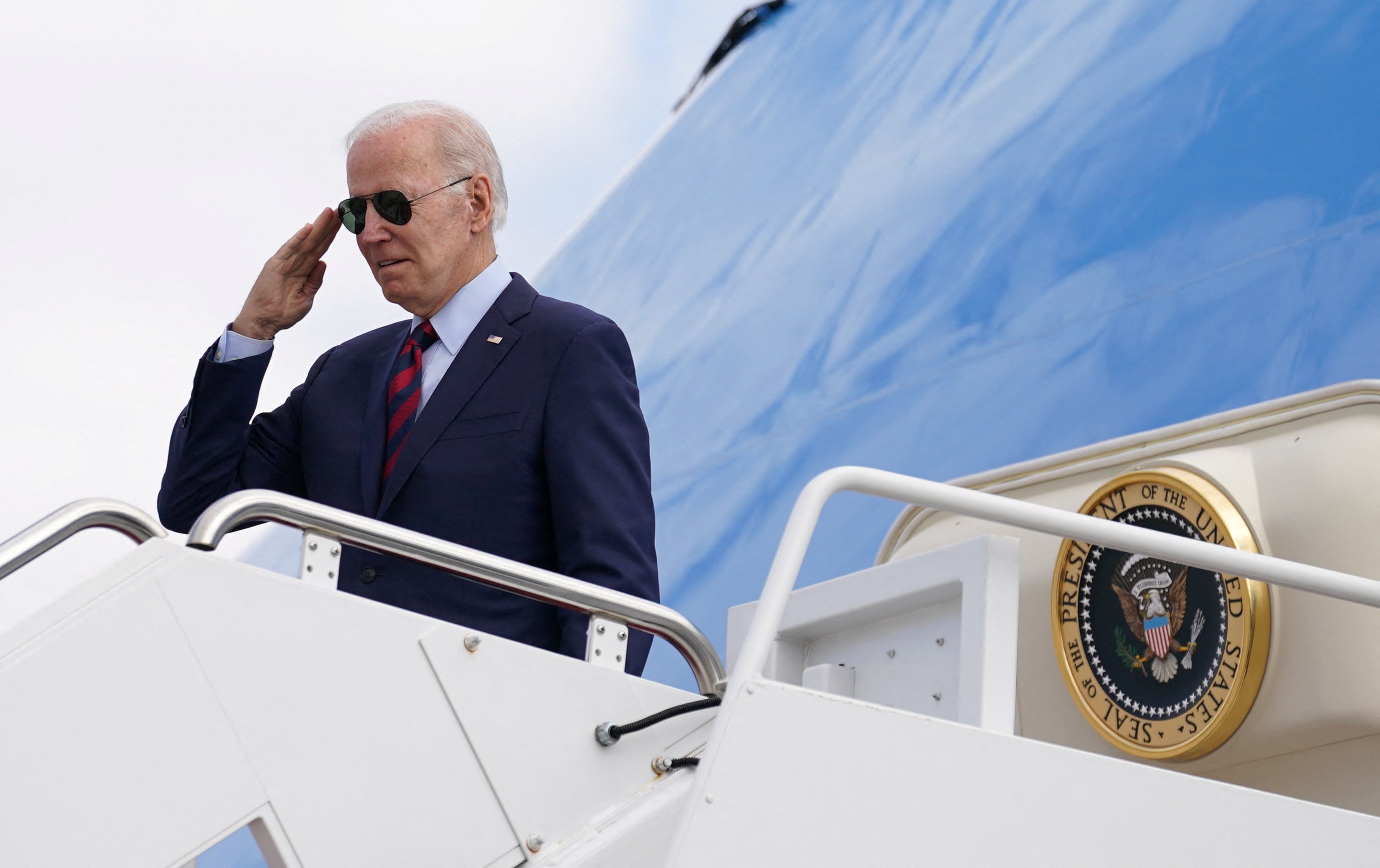 Midterm elections – latest: Joe Biden campaigning in Florida as Democrats face tightening polls