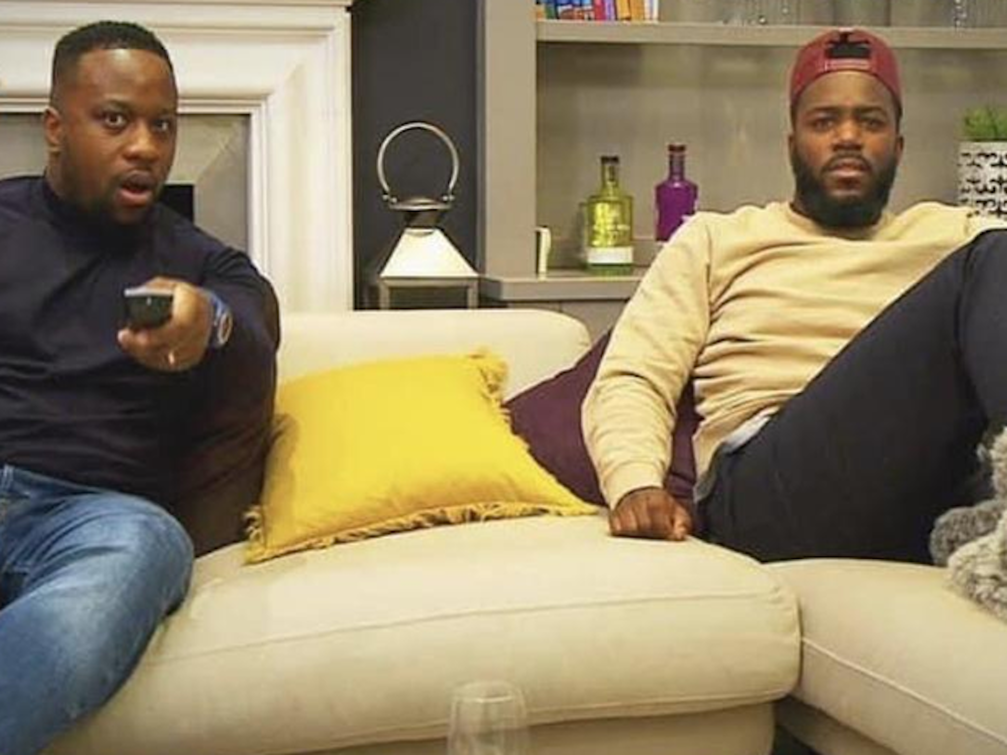 Babatunde Aléshé (left) and Mo Gilligan on ‘Celebrity Gogglebox’