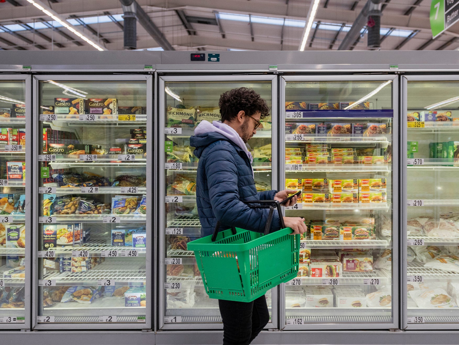 Experts share kitchen hacks to ‘help budgets go further’ amid cost of living crisis 