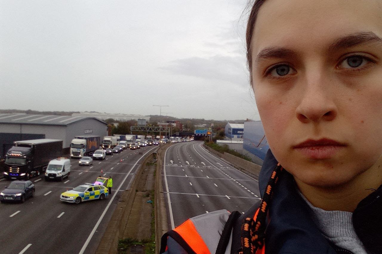 Just Stop Oil protesters on M25 deserve ‘Christmas in prison’, says Grant Shapps