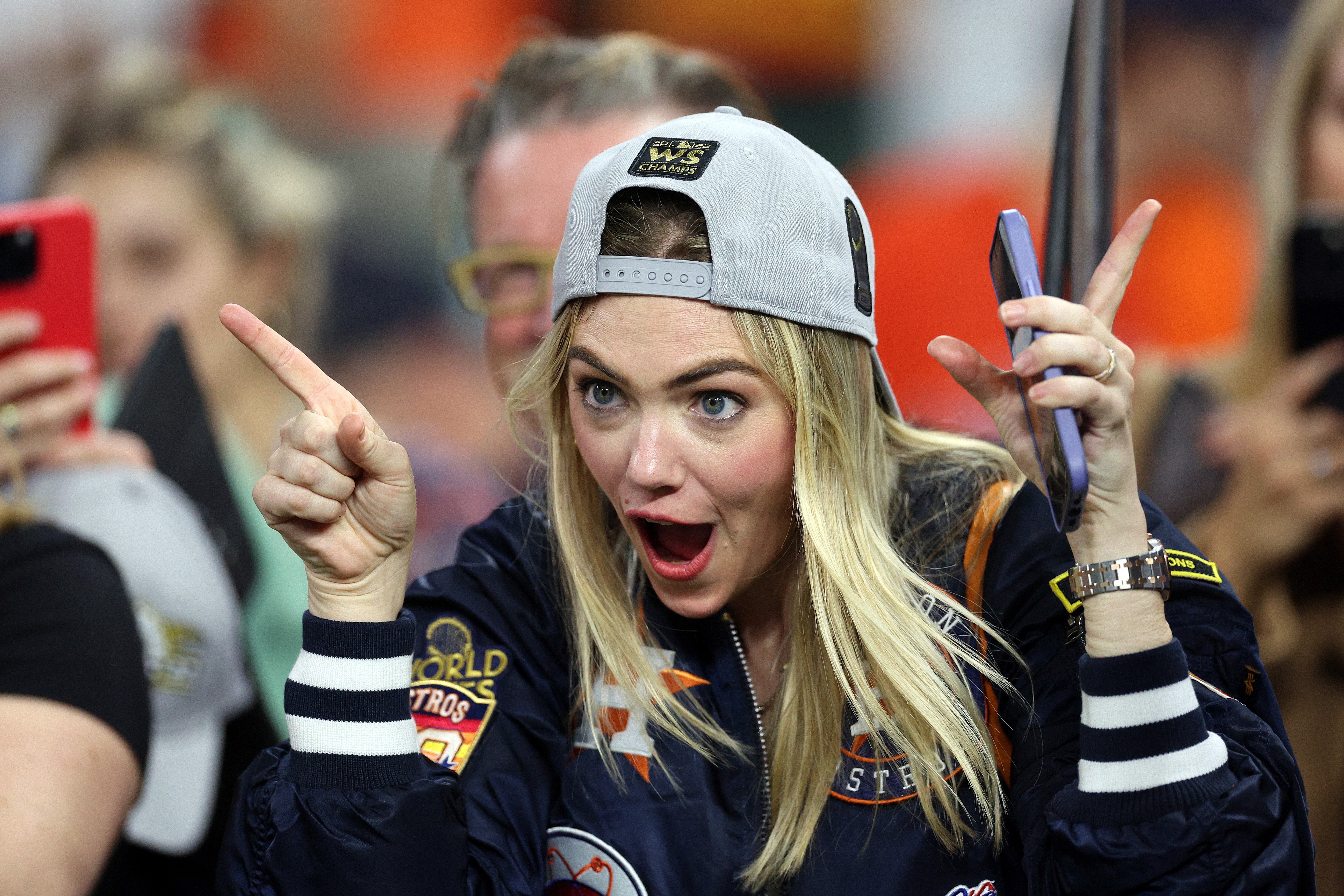 Kate Upton shows her support for Houston Astros pitcher Justin Verlander