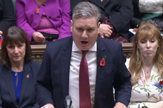 Keir Starmer attacks ‘weak’ Rishi Sunak for hiding behind ‘bully’ Williamson