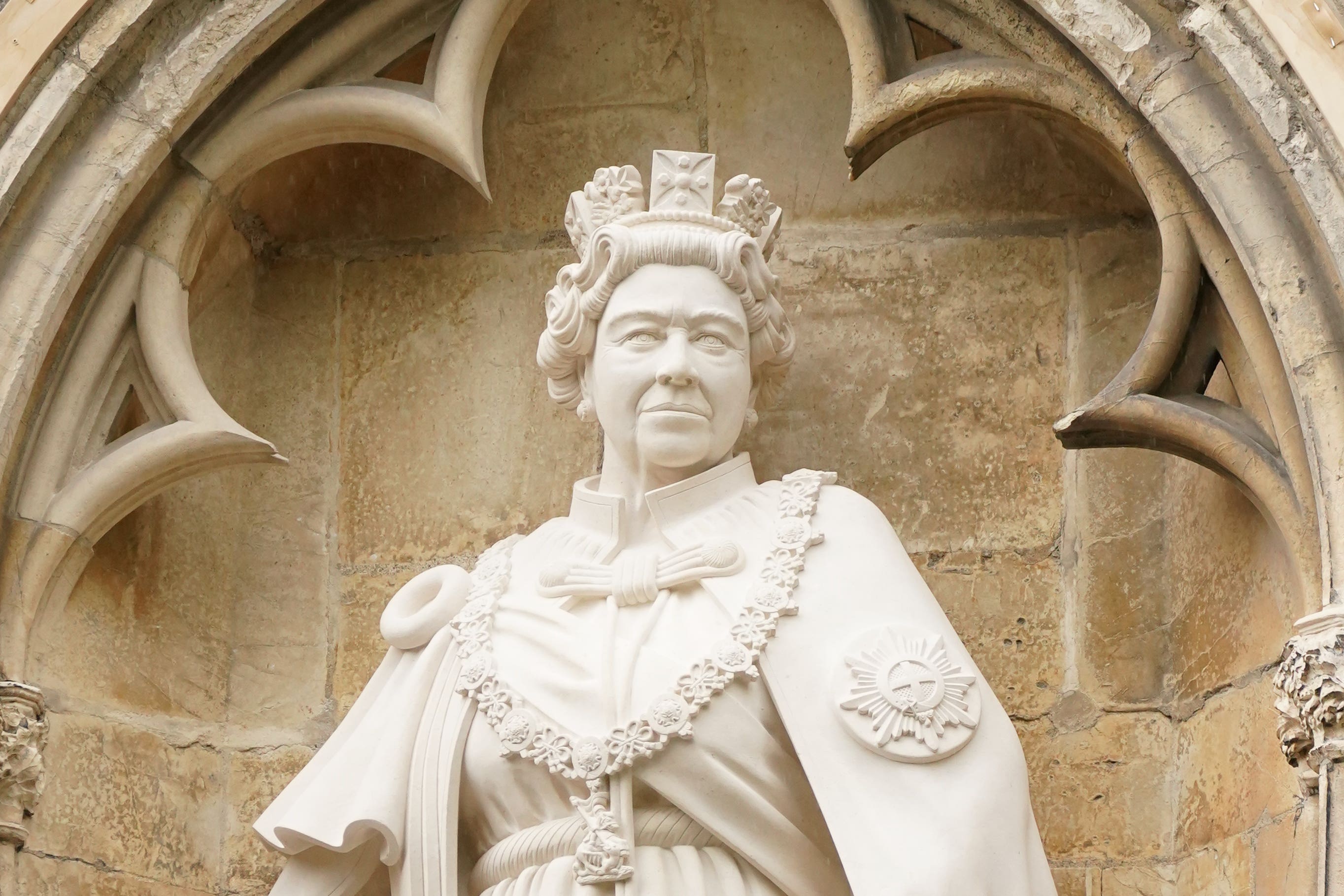 The unveiling of a statue of Queen Elizabeth II at York Minster (Jacob King/PA)