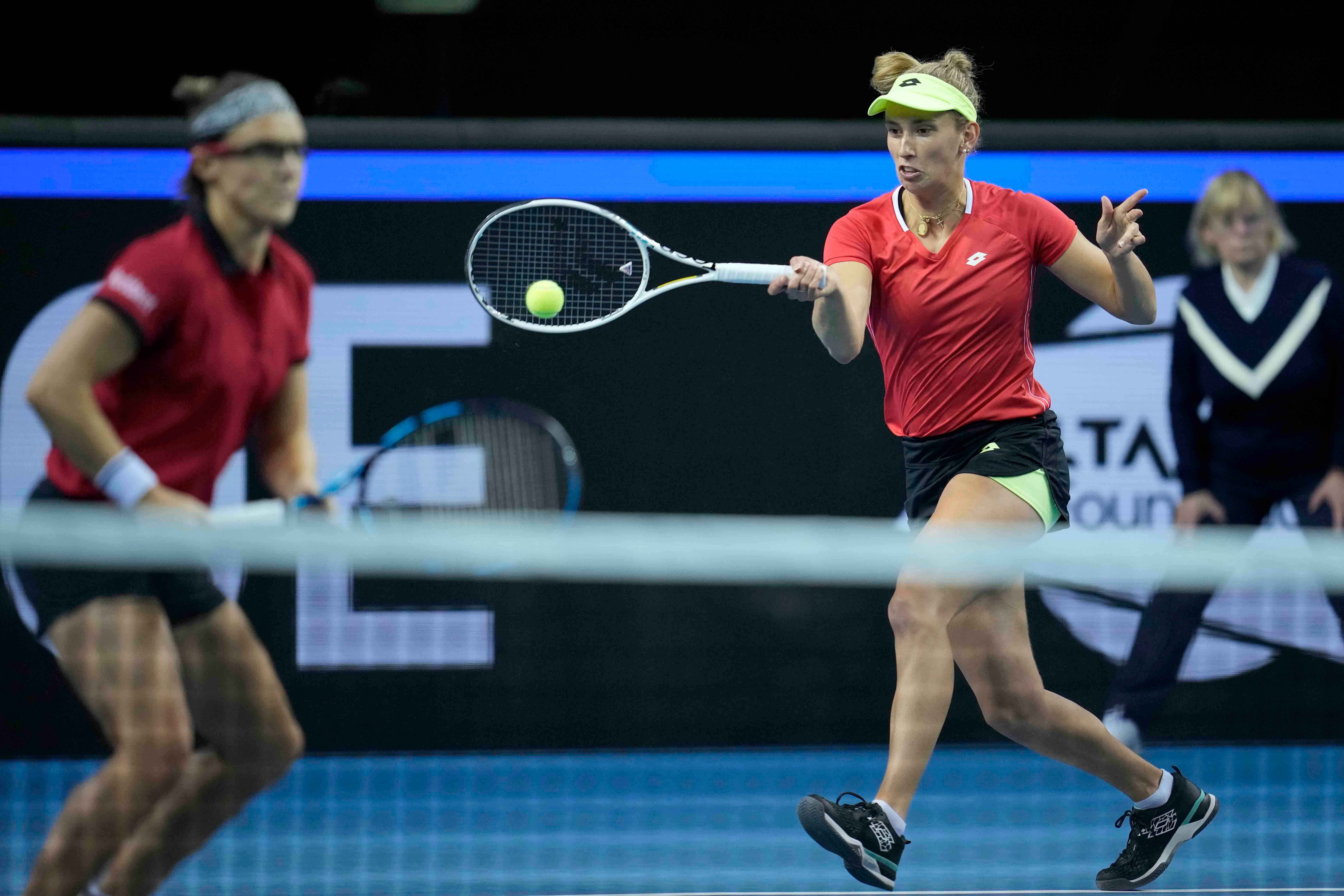 Elise Mertens (right) in action in Glasgow (Kin Cheung/AP)