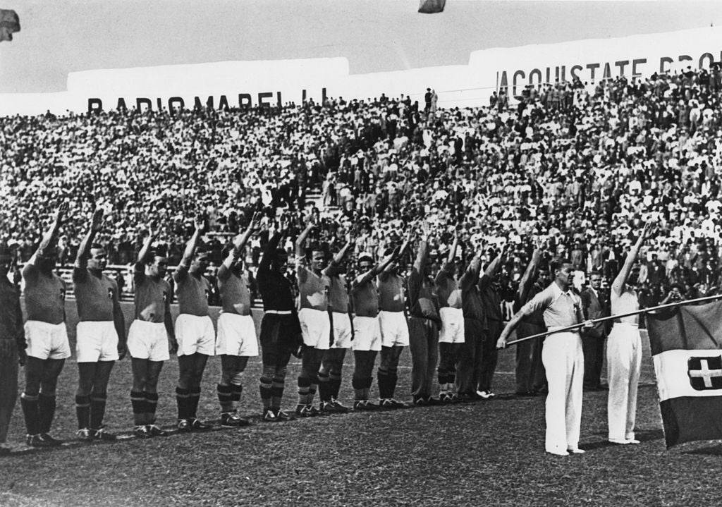 The Italian team performed a fascist salute before the 1934 World Cup final