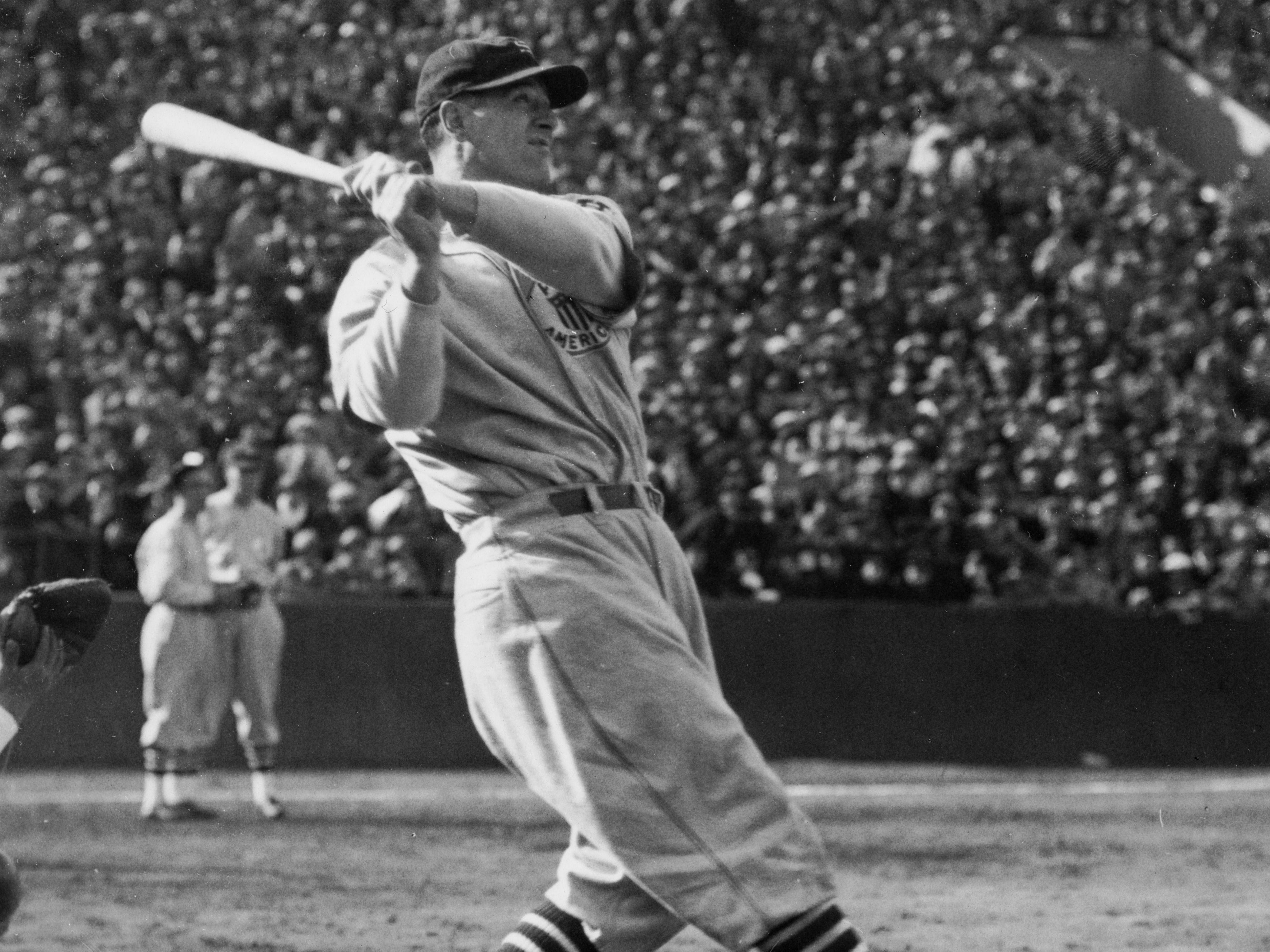 Baseball star Lou Gehrig at the bat in 1930