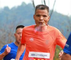 Man chain-smokes his way through marathon