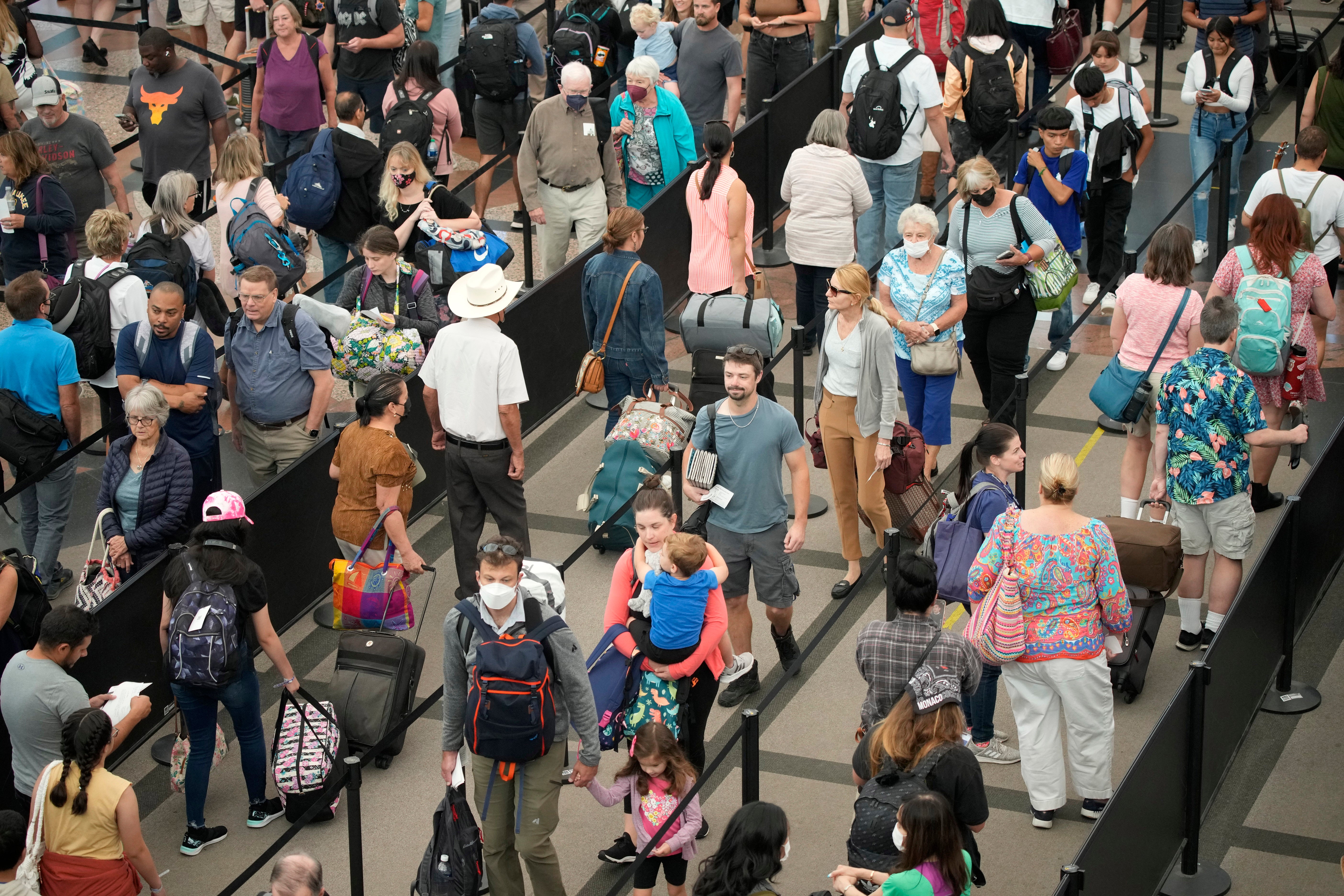 On-The-Money-NerdWallet-Holiday-Travel-Airports