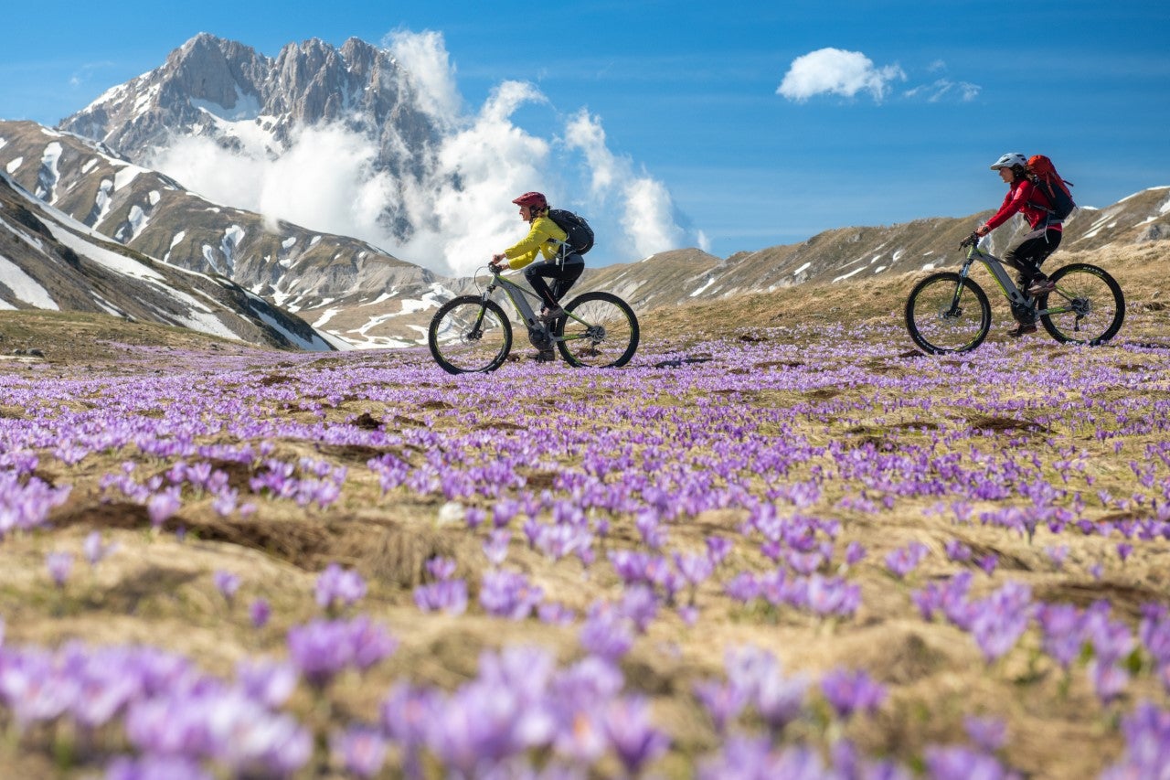 A bike ride through Campo Imperatore, Italy