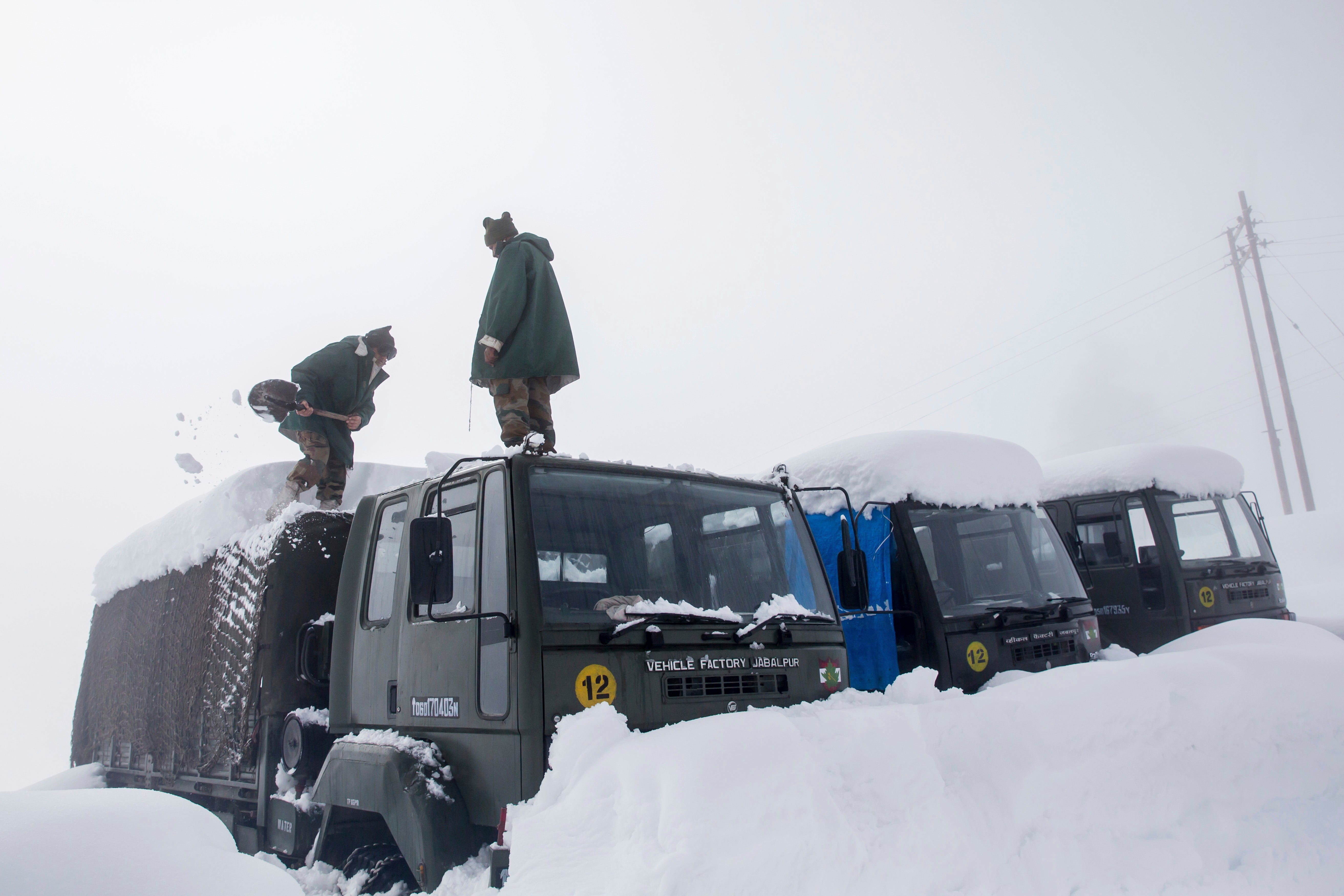 India Kashmir Avalanche