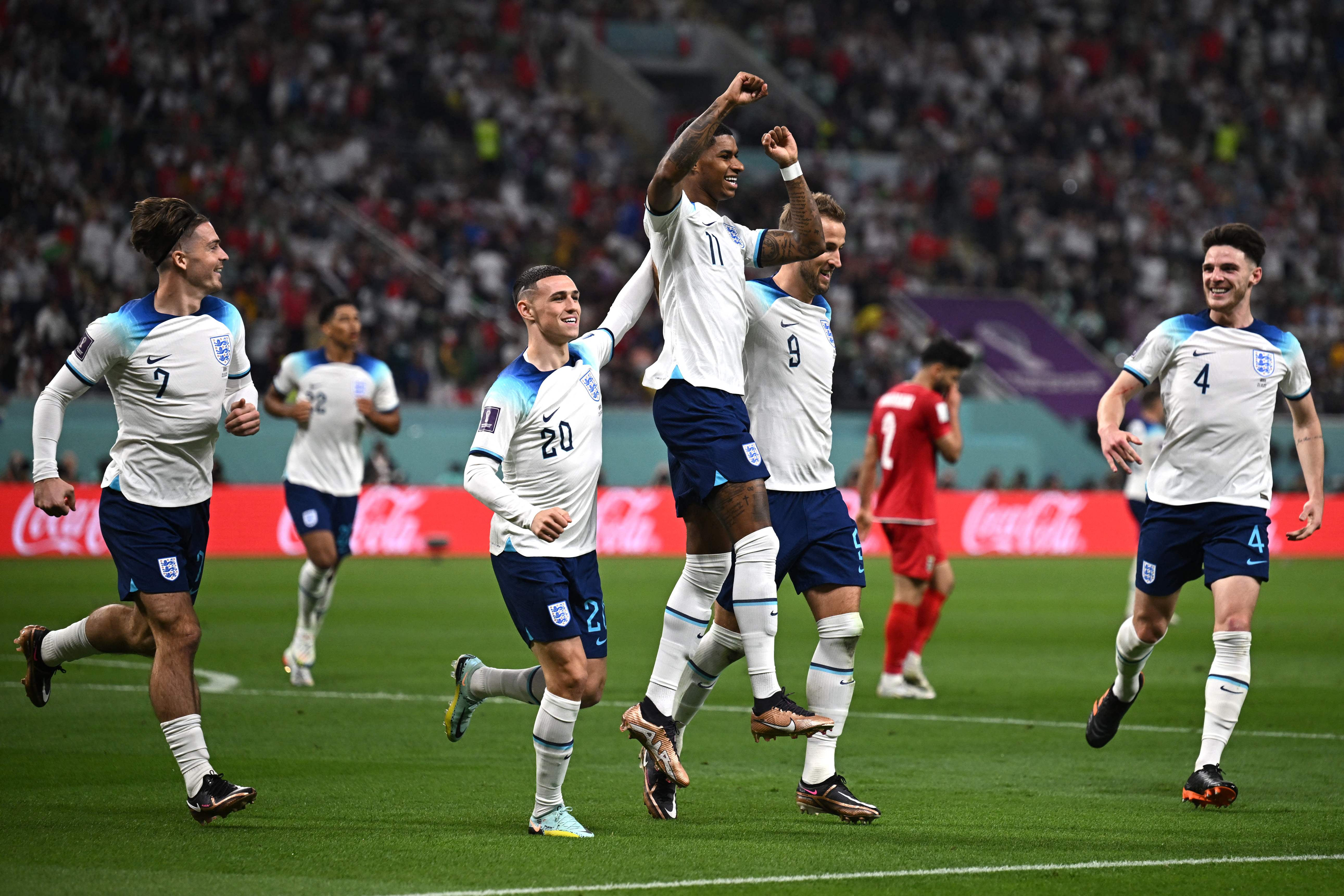 Marcus Rashford celebrates his goal with teammates