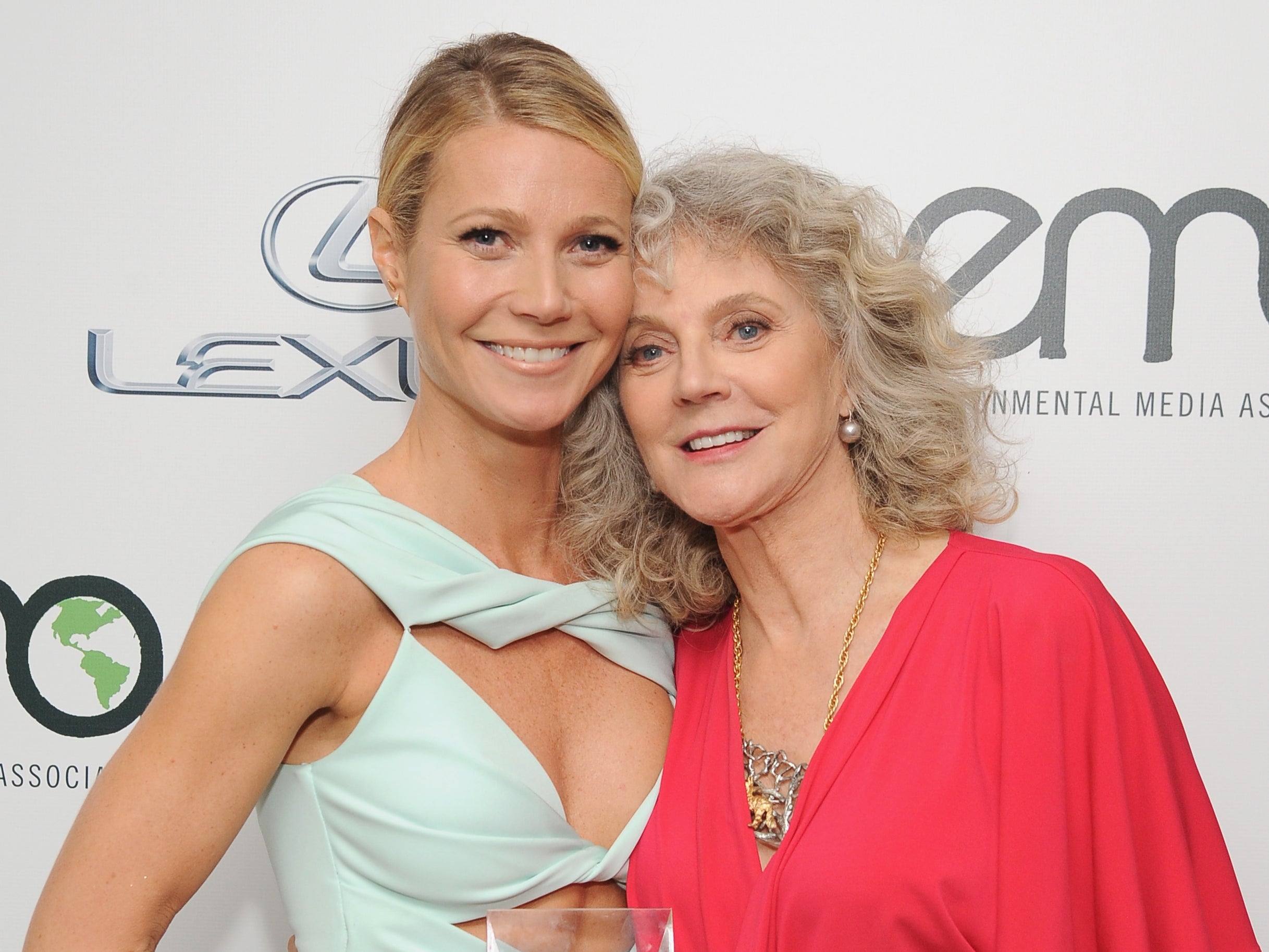 Gwyneth Paltrow and Blythe Danner in 2015