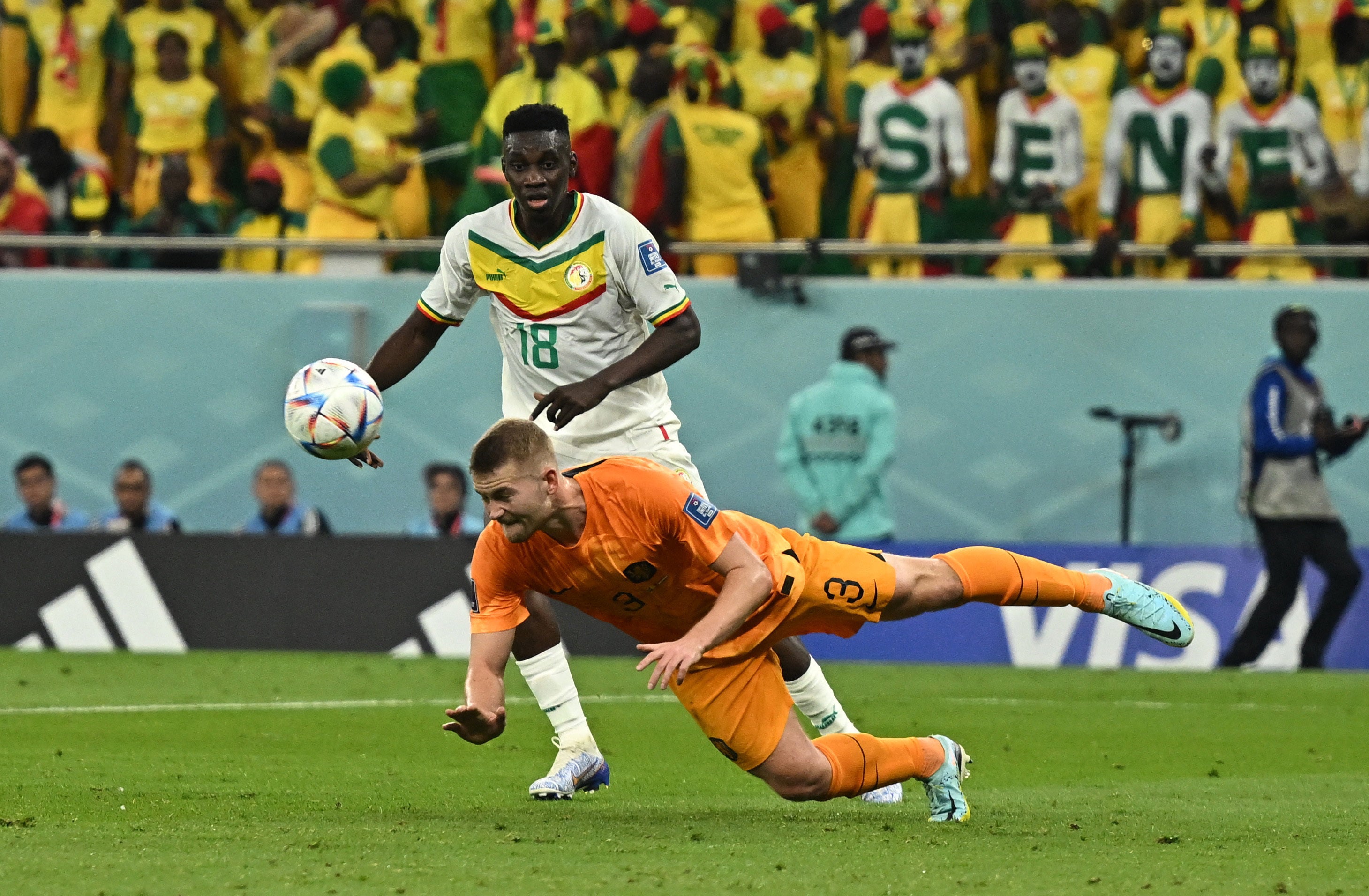 Matthijs de Ligt defends against Senegal’s Ismaila Sarr