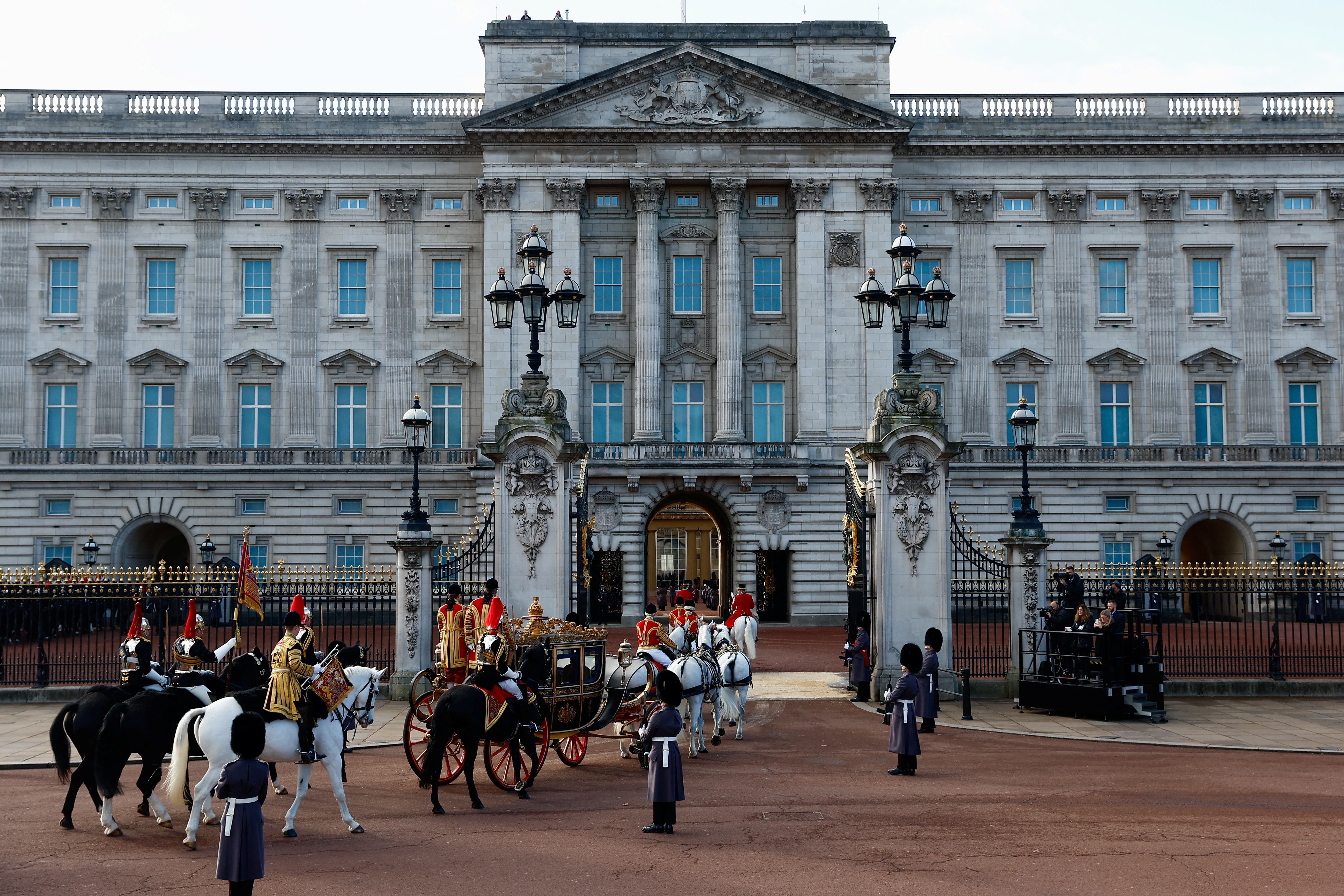 The president of South Africa, the King and the Queen Consort arrive at Buckingham Palace (Peter Nicholls/PA)