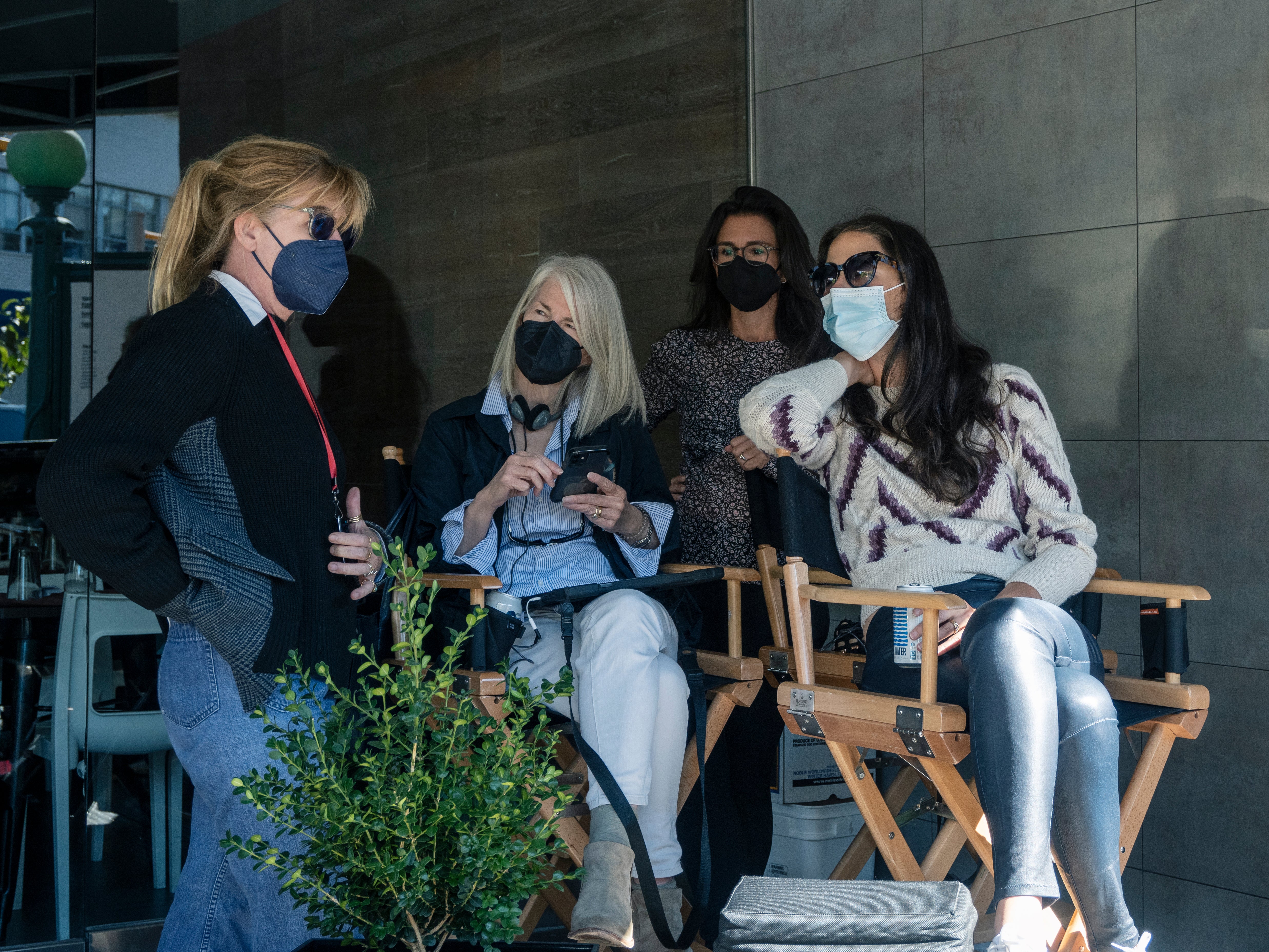 Producer Dede Gardner with ‘New York Times’ journalists Rebecca Corbett, Jodi Kantor and Megan Twohey on the set of ‘She Said’