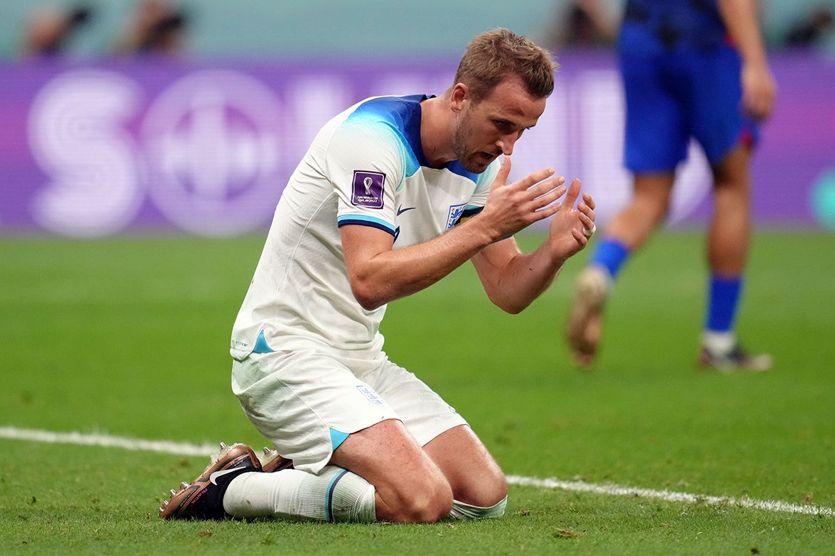 Harry Kane missed a late header as England struggled