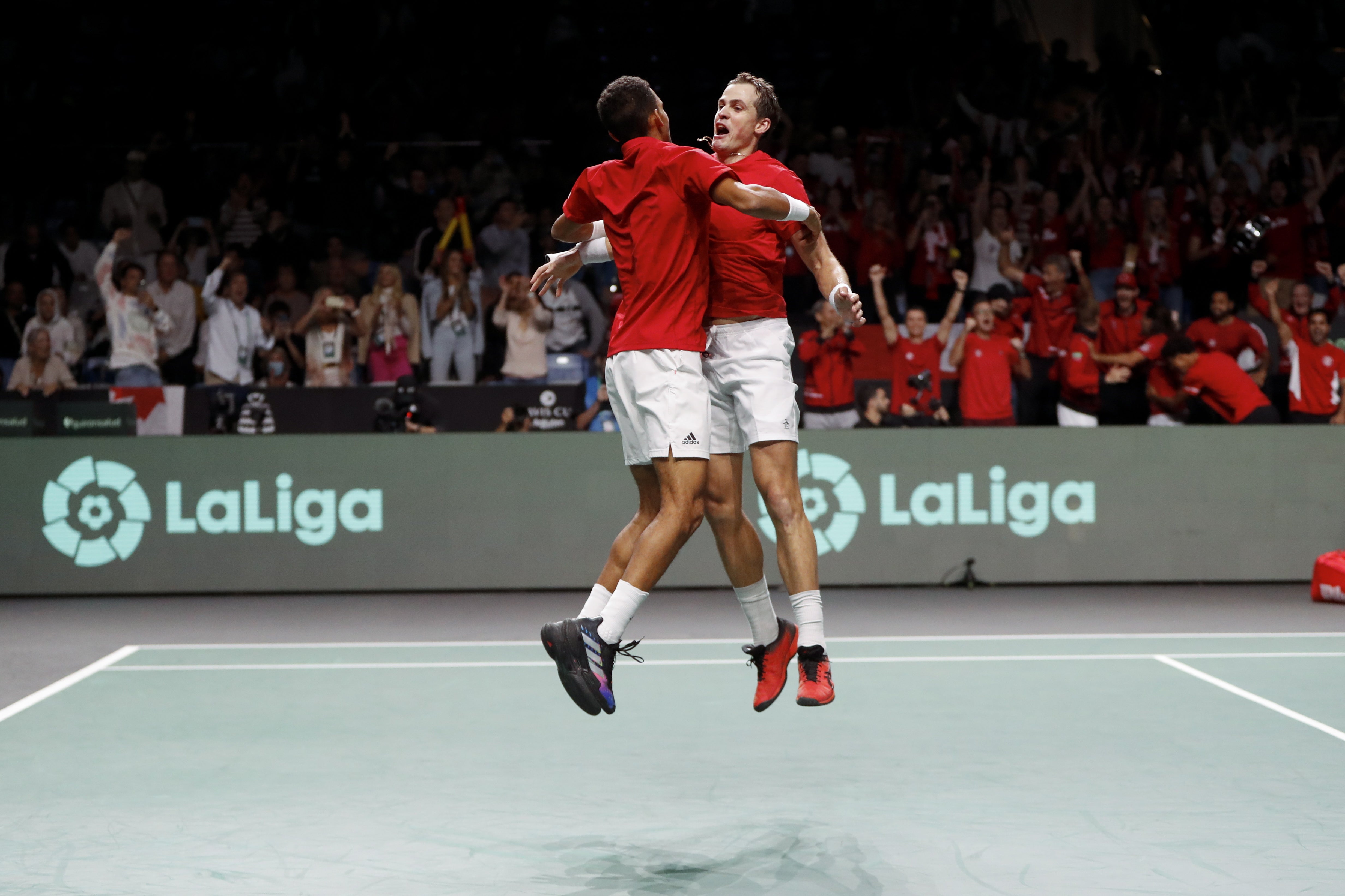 Felix Auger-Aliassime and Vasek Pospisil won the decisive doubles