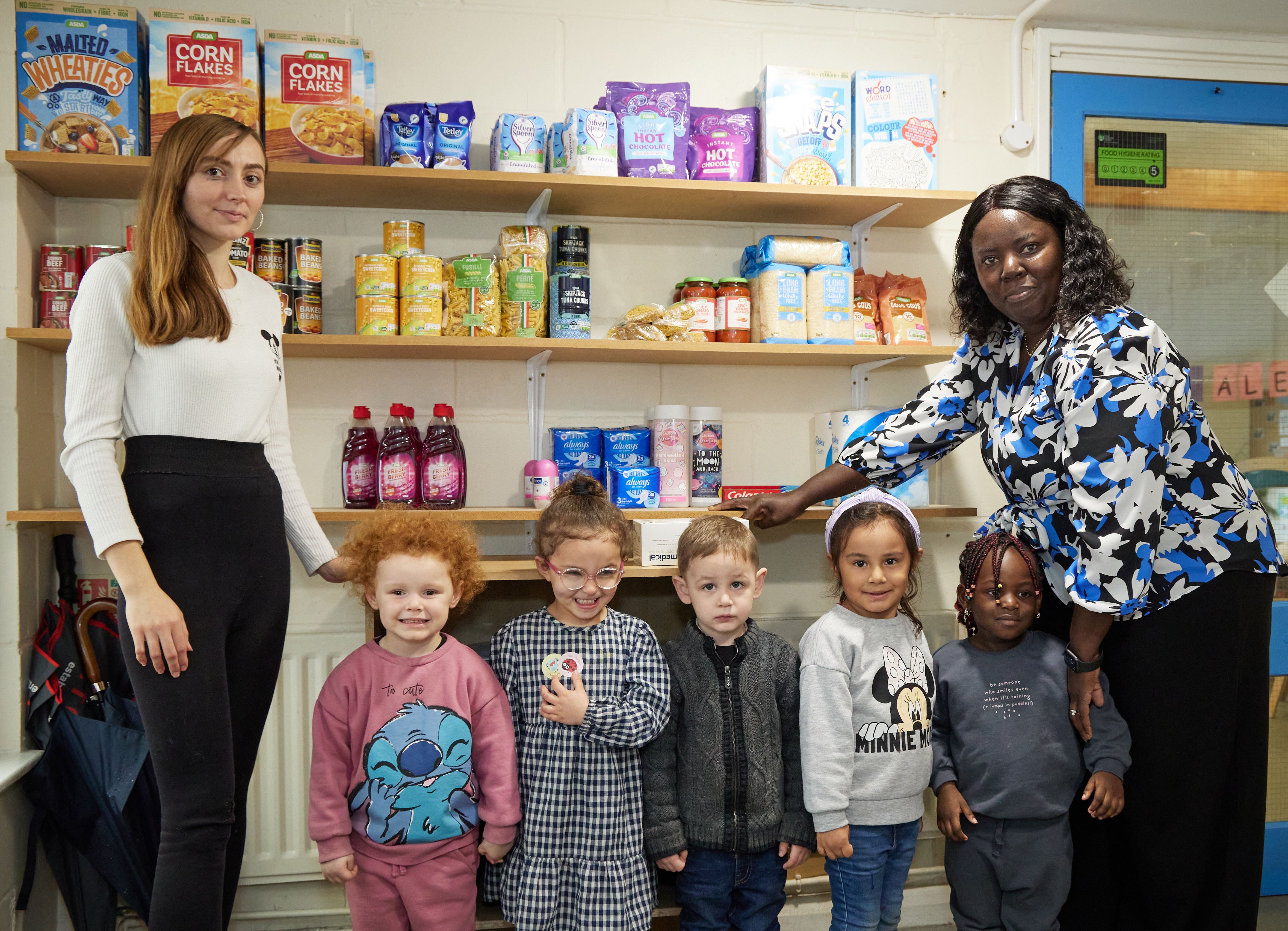 Kayleigh and Alethea and children from the London Early Years Foundation