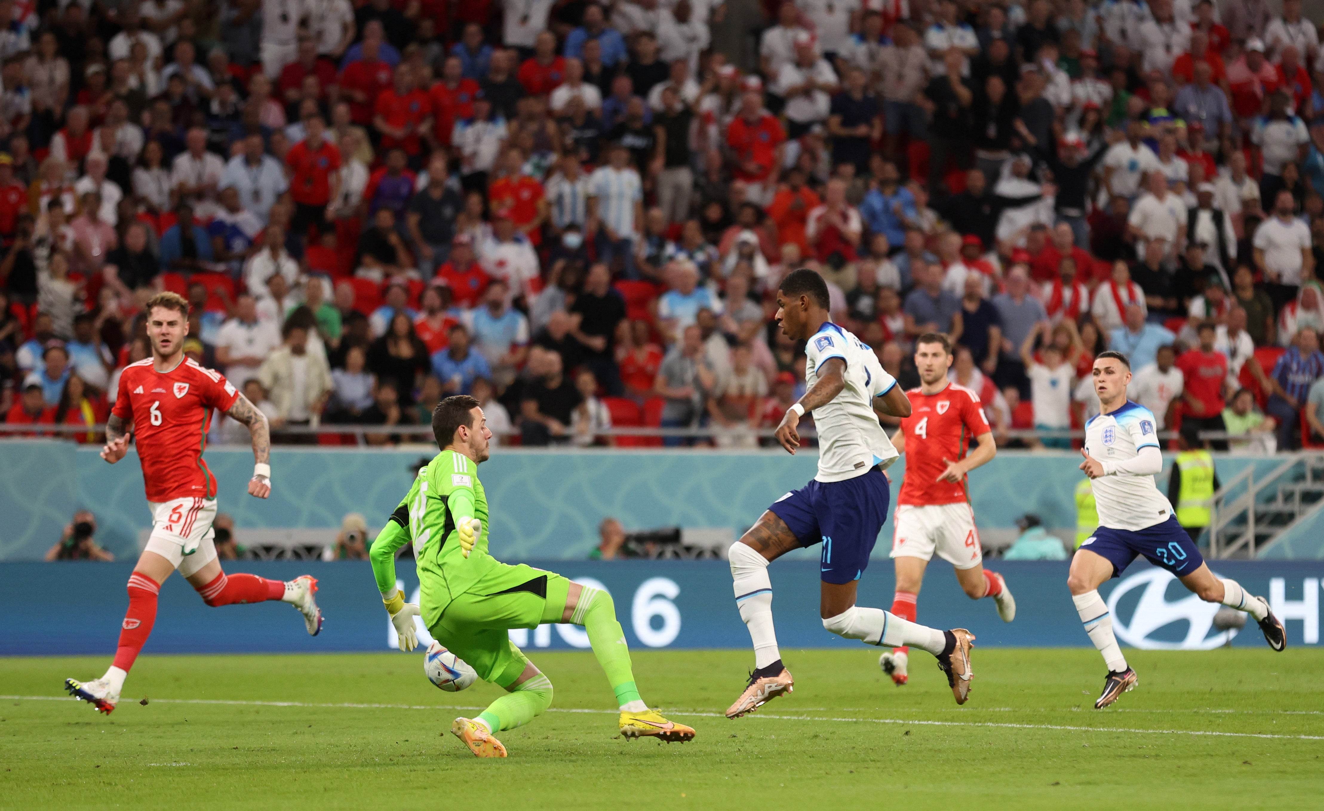 Danny Ward blocks Rashford’s shot