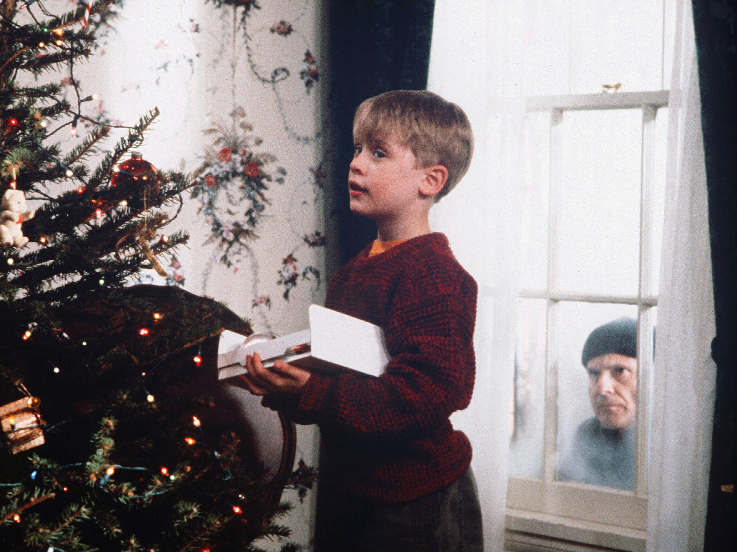 Macaulay Culkin and Joe Pesci in ‘Home Alone’