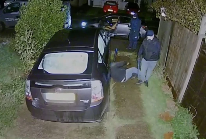 The gang can be seen taking the car piece and their jack away before sauntering into their car and driving off