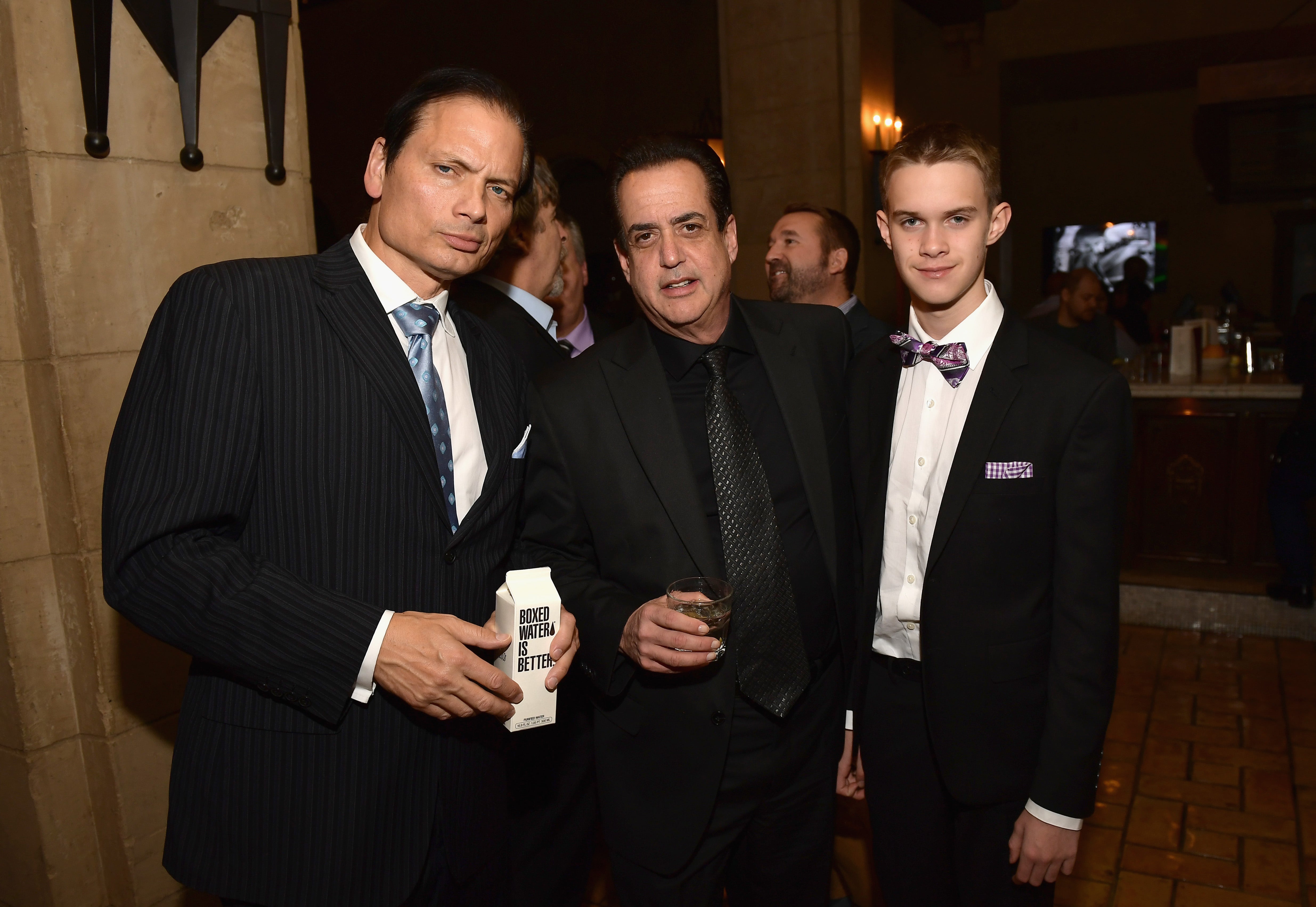 Frank Vallelonga Jr (middle)