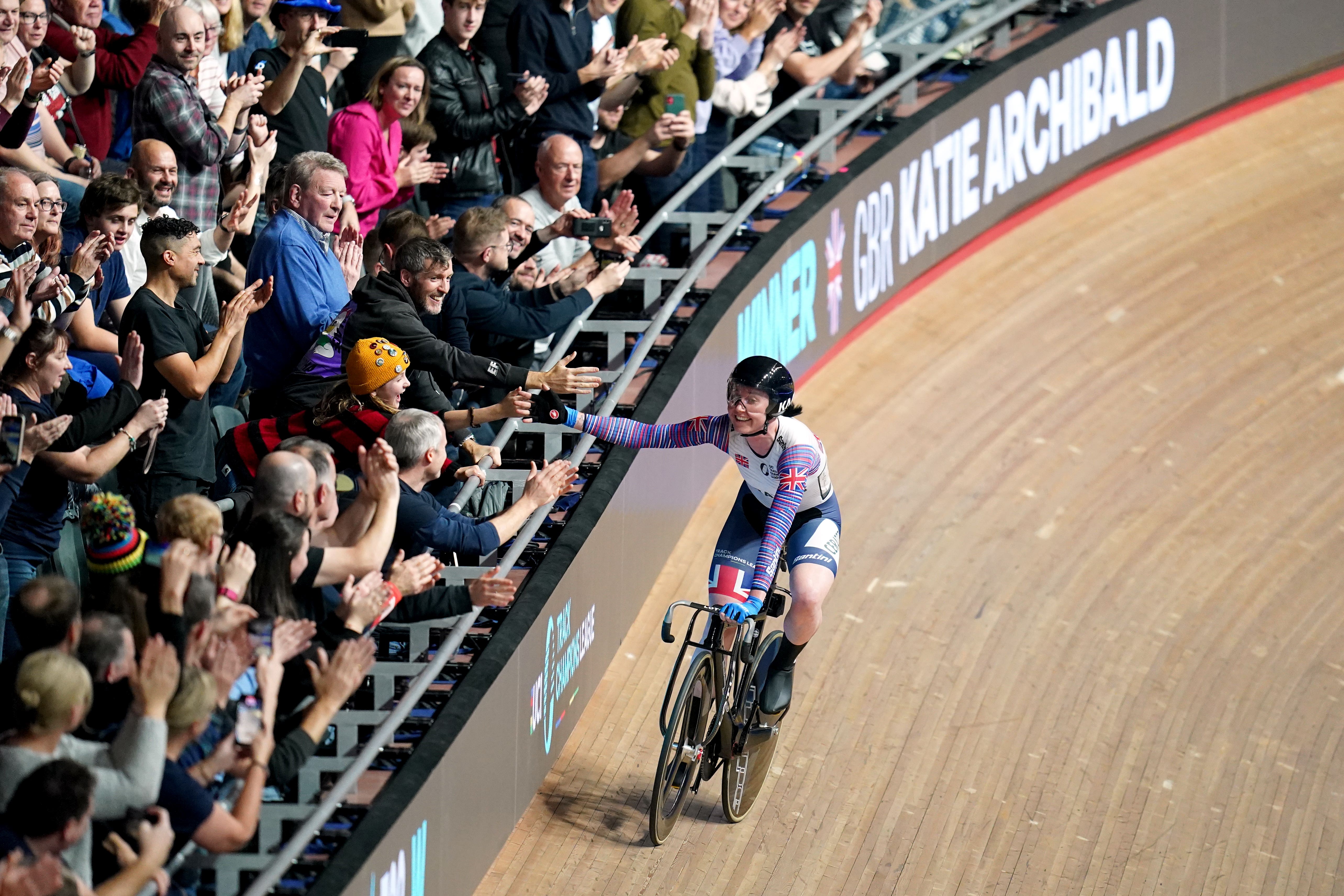 Katie Archibald celebrates winning the women’s elimination race in London (John Walton/PA)