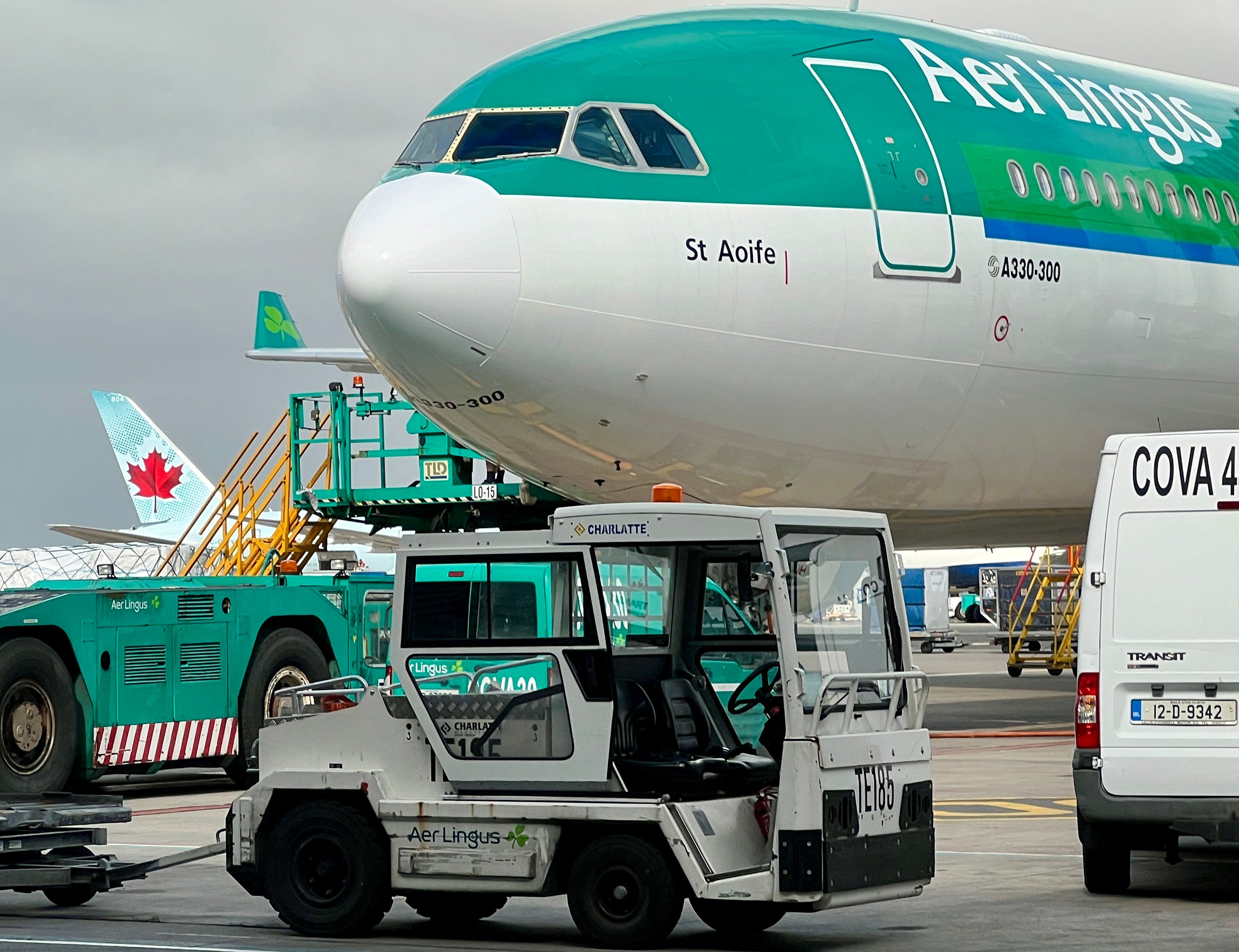 Departing Dublin: Aer Lingus Airbus A330 prepares to fly to the US