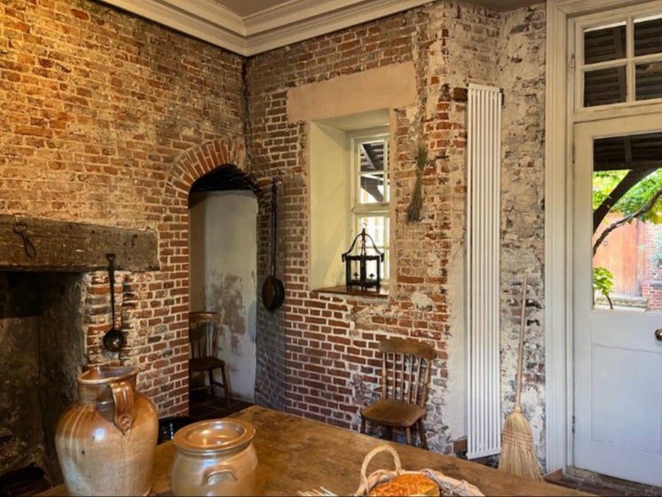 The kitchen had a country table made of old floorboards