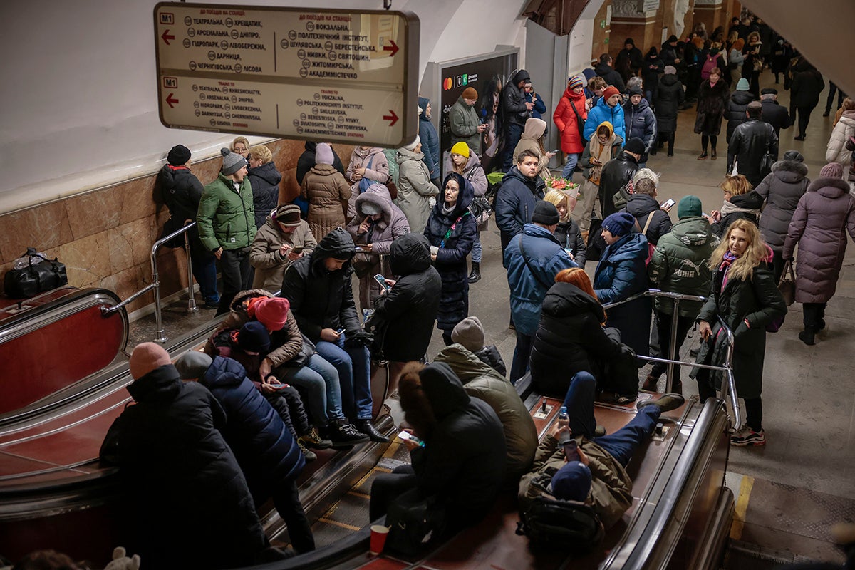 Citizens shelter in Kyiv metro