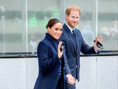 Meghan and Harry news: Couple fly on private jet to NYC as royal family braces for Netflix documentary - live