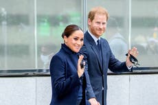 Meghan and Harry news: Couple fly on private jet to NYC as royal family braces for Netflix documentary - live