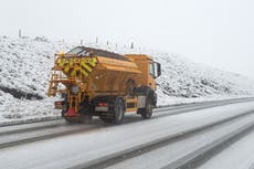 UK weather - live: Cold snap with temperatures of -10C and snow to last ‘seven days’
