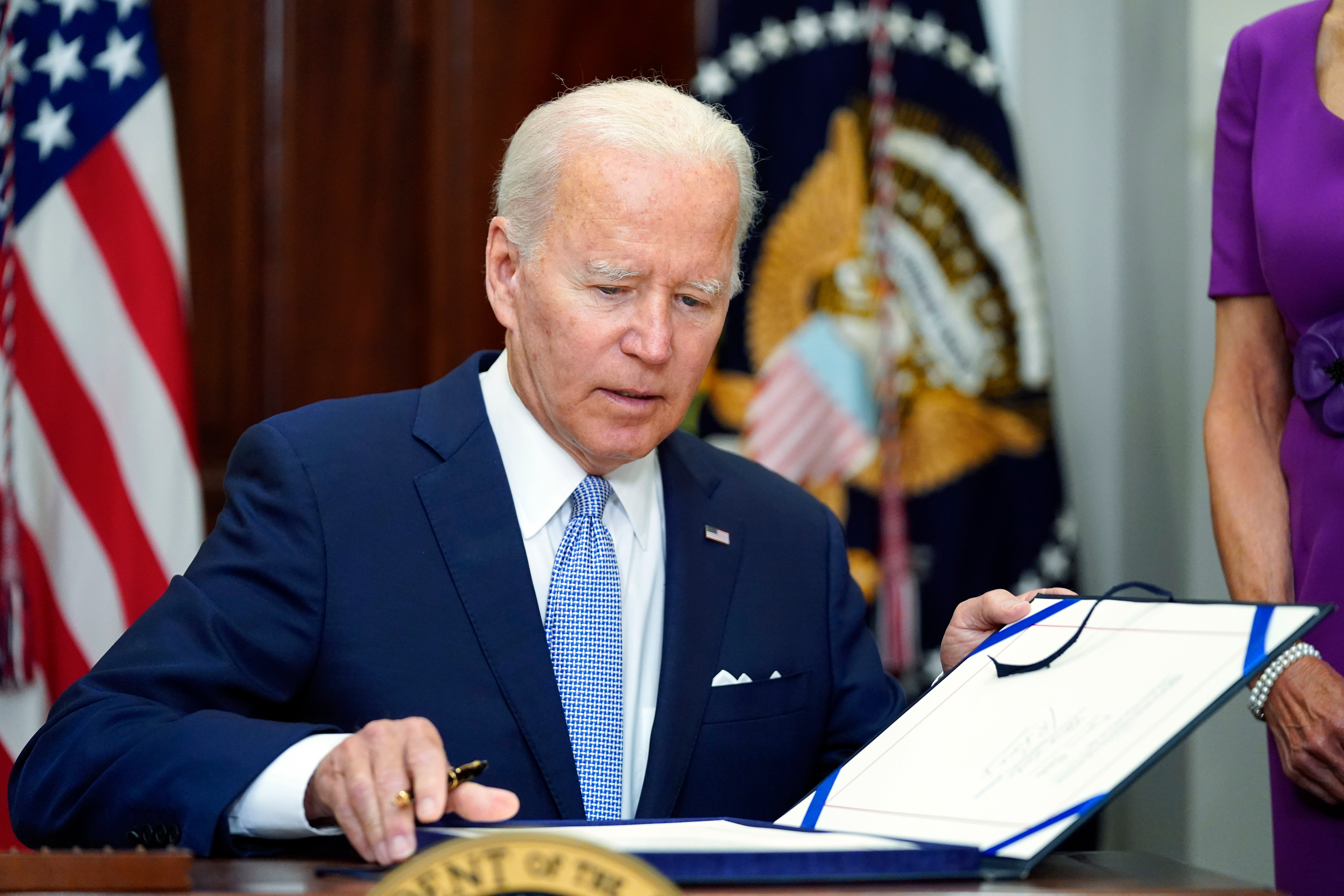 Biden Semi Automatic Weapons Ban