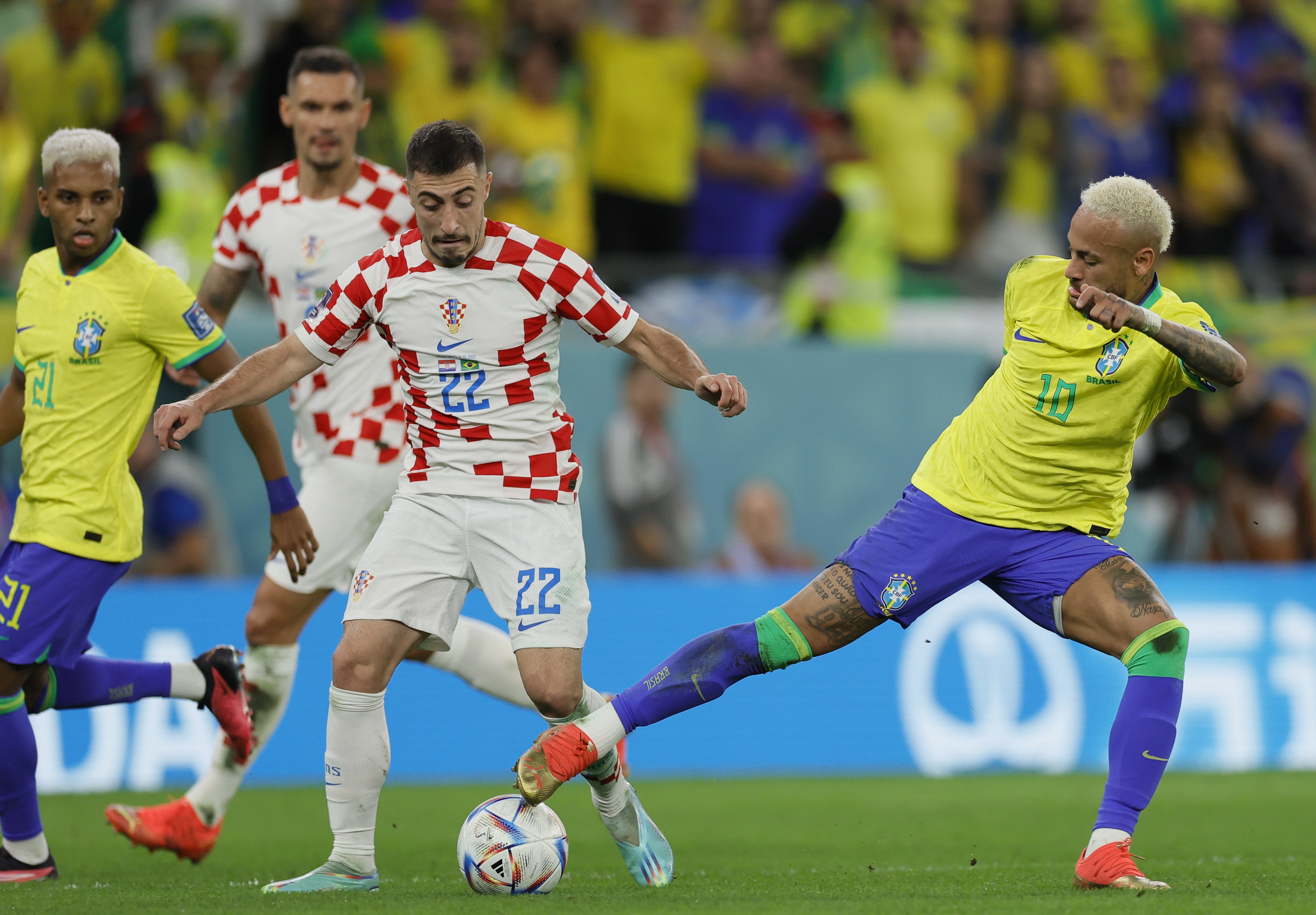 Neymar in action against Josip Juranovic