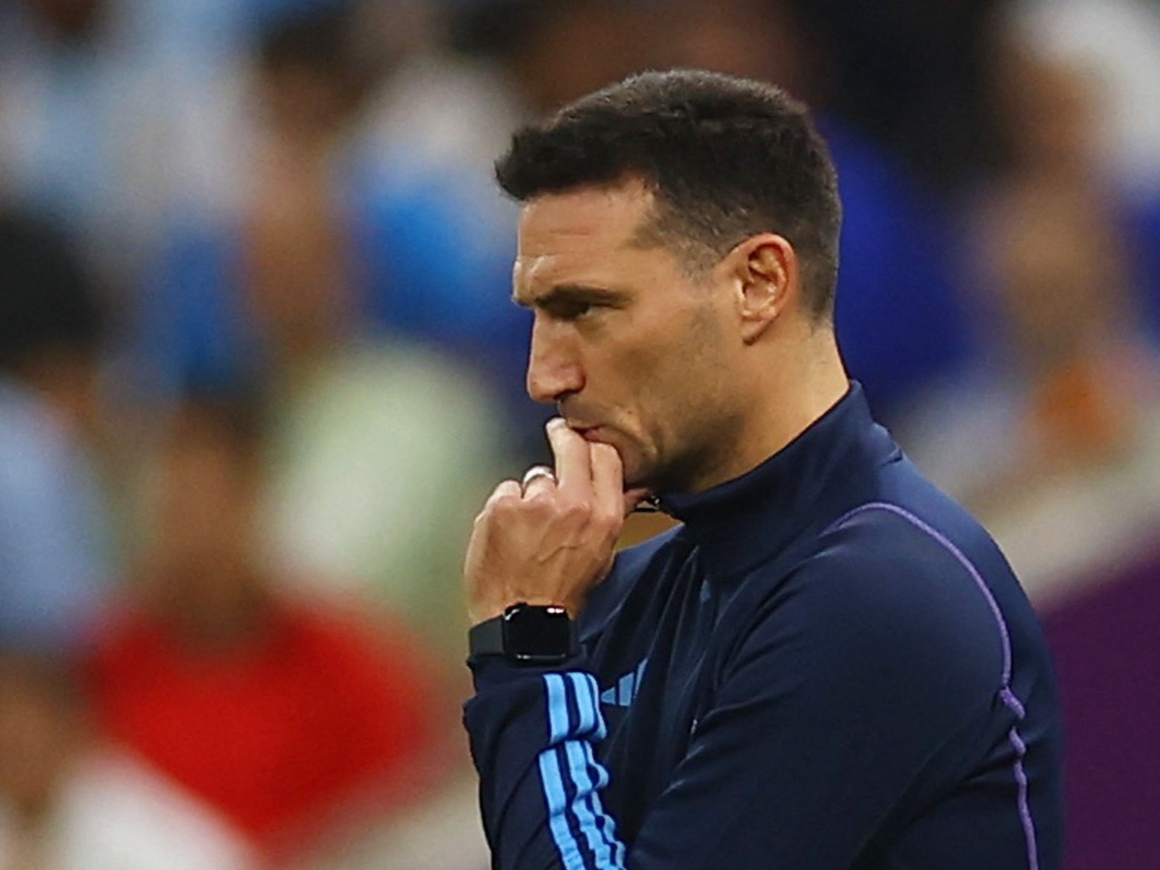 Argentina survive after Louis van Gaal’s tweaks spoil Lionel Scaloni’s gameplan