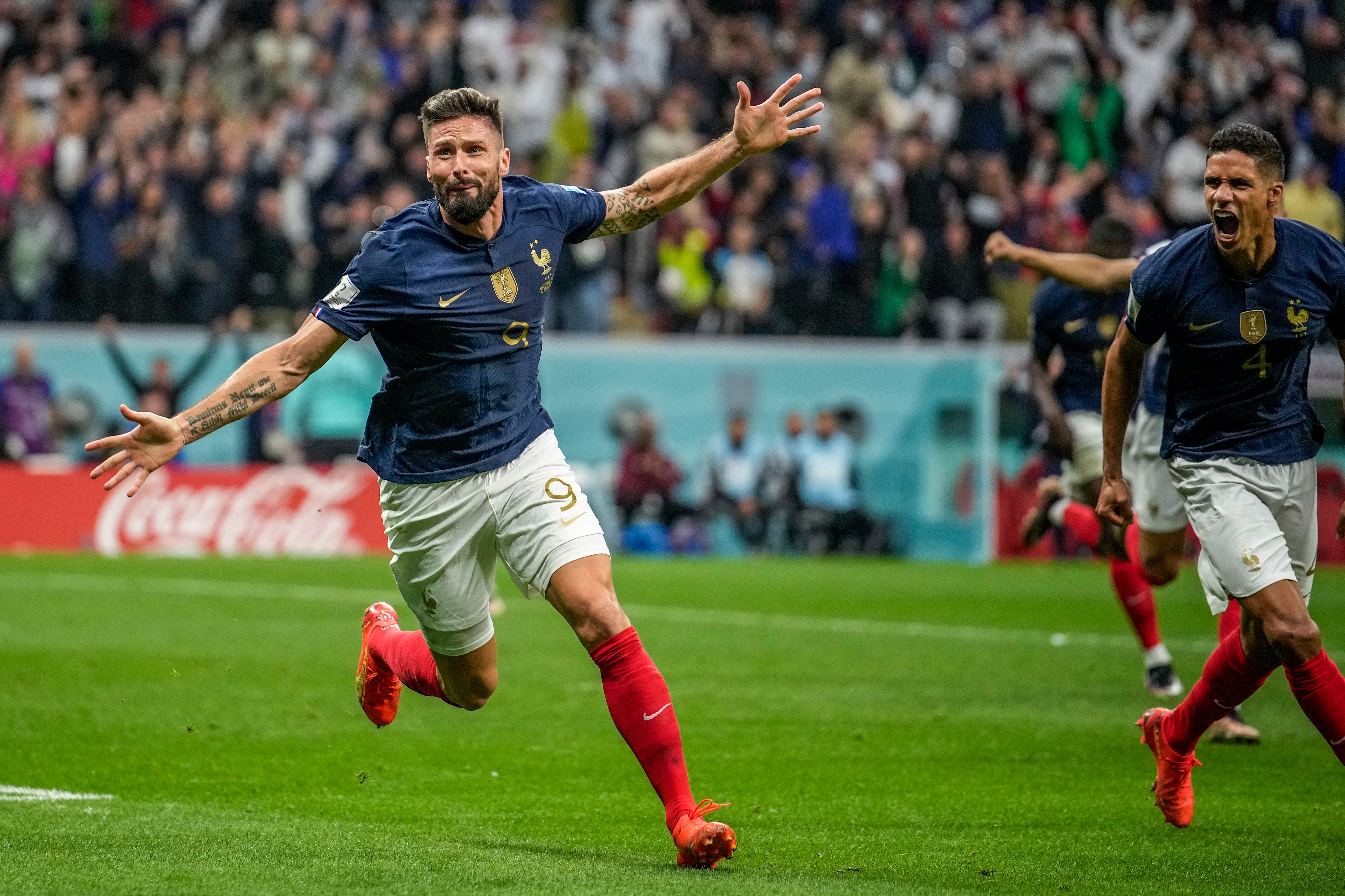 Olivier Giroud celebrates