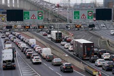 Drivers warned over Christmas getaway traffic hotspots