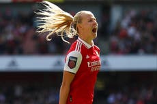Beth Mead: England star signs new contract at Arsenal