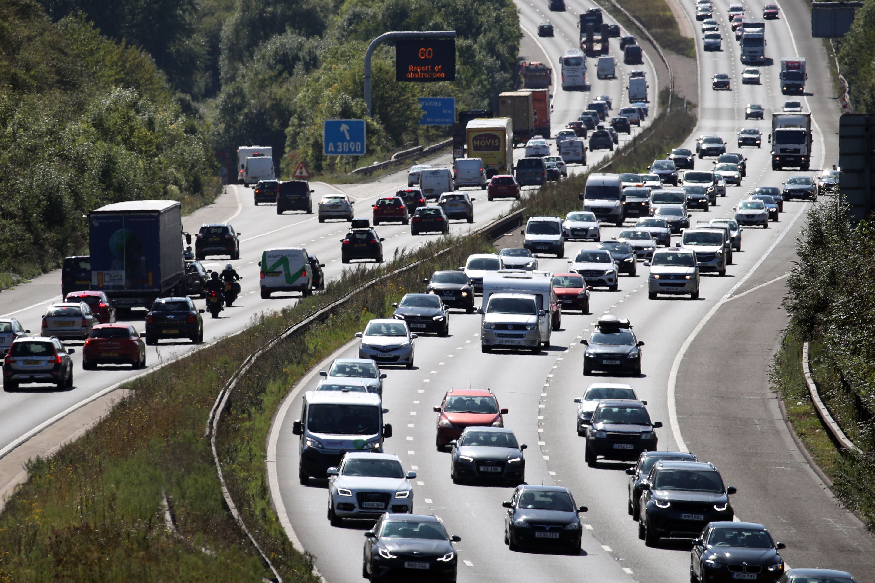 AA expects 15.2 million cars on UK roads as a result of rail strikes